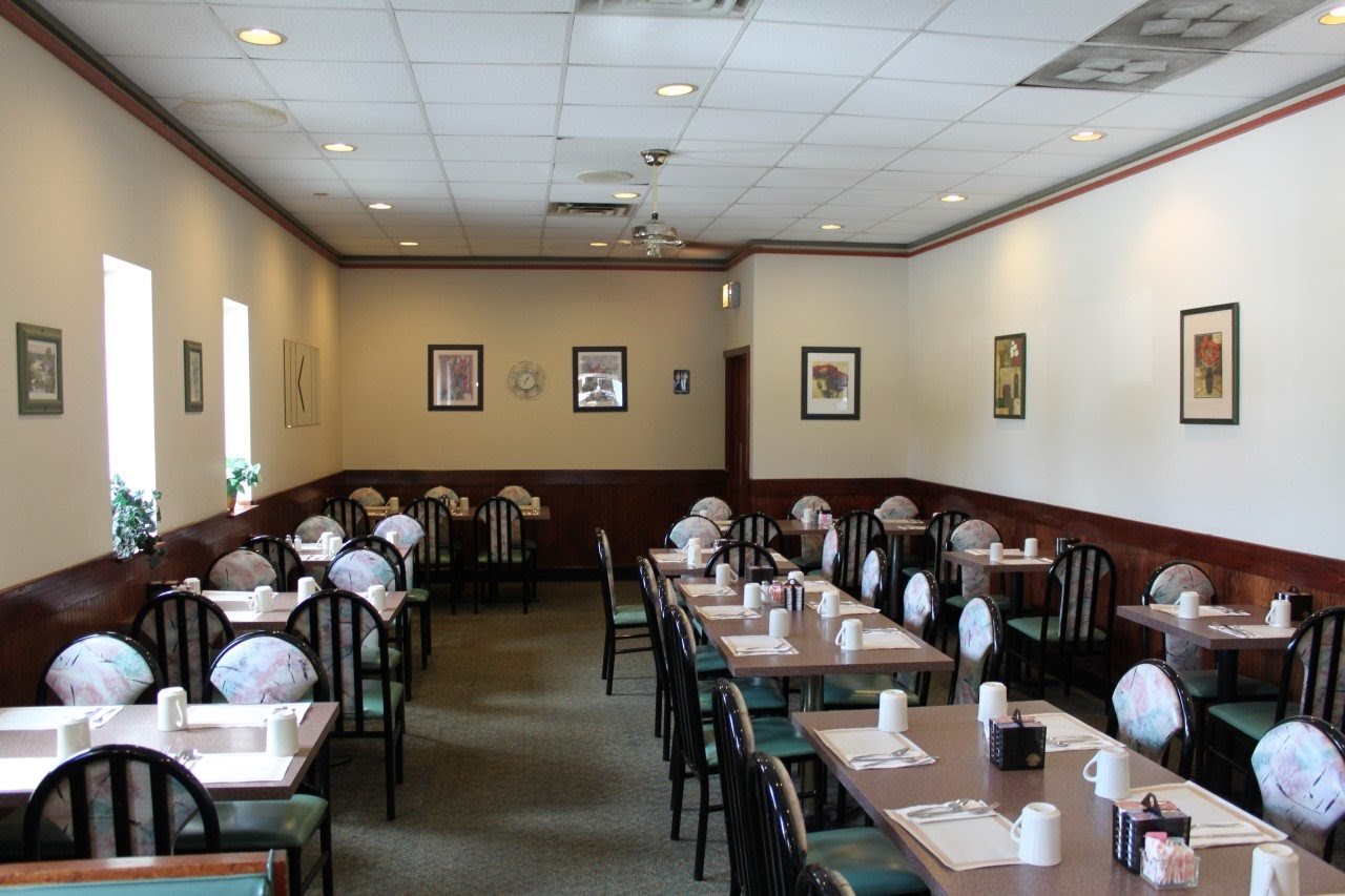 De Mar's Family Restaurant