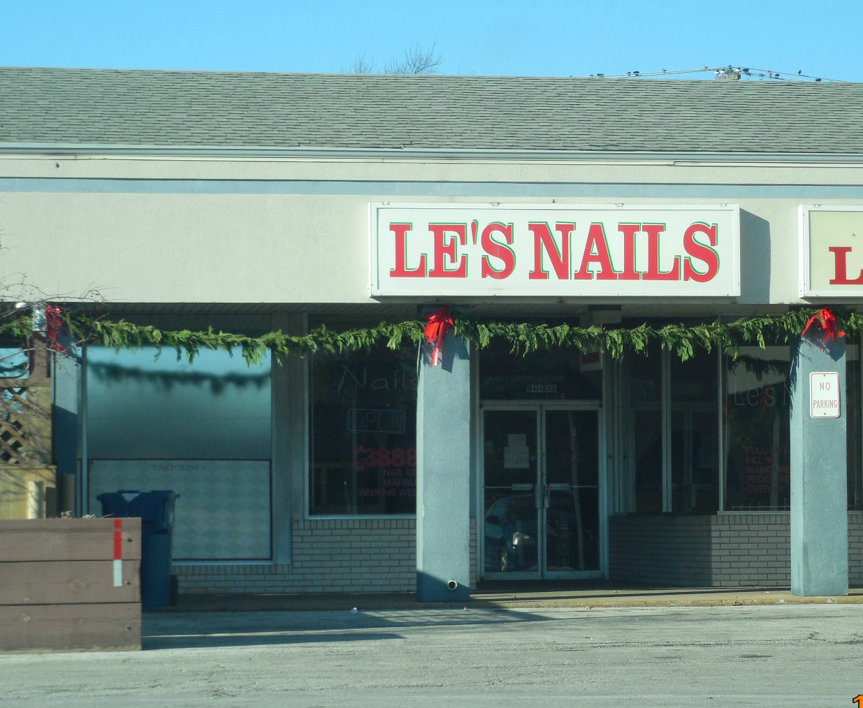 Le's Nails studio 14408 Pulaski Rd, Midlothian Illinois 60445