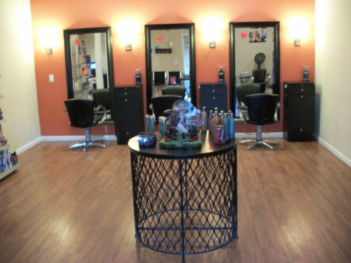 Diffusion Hair Studio 120 E 1st Ave, Monmouth Illinois 61462