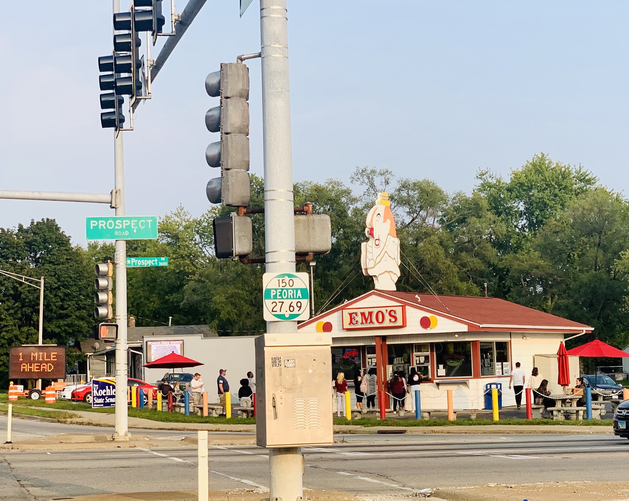 Emo's Dairy Mart