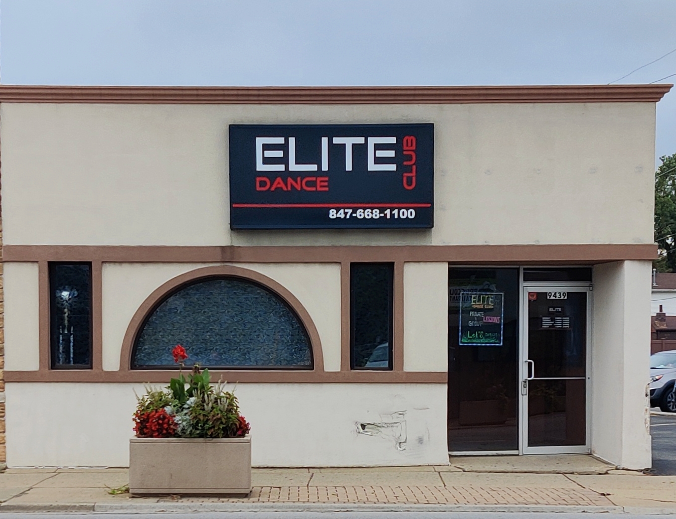 Elite Dance Club 9439 Irving Park Rd, Schiller Park Illinois 60176