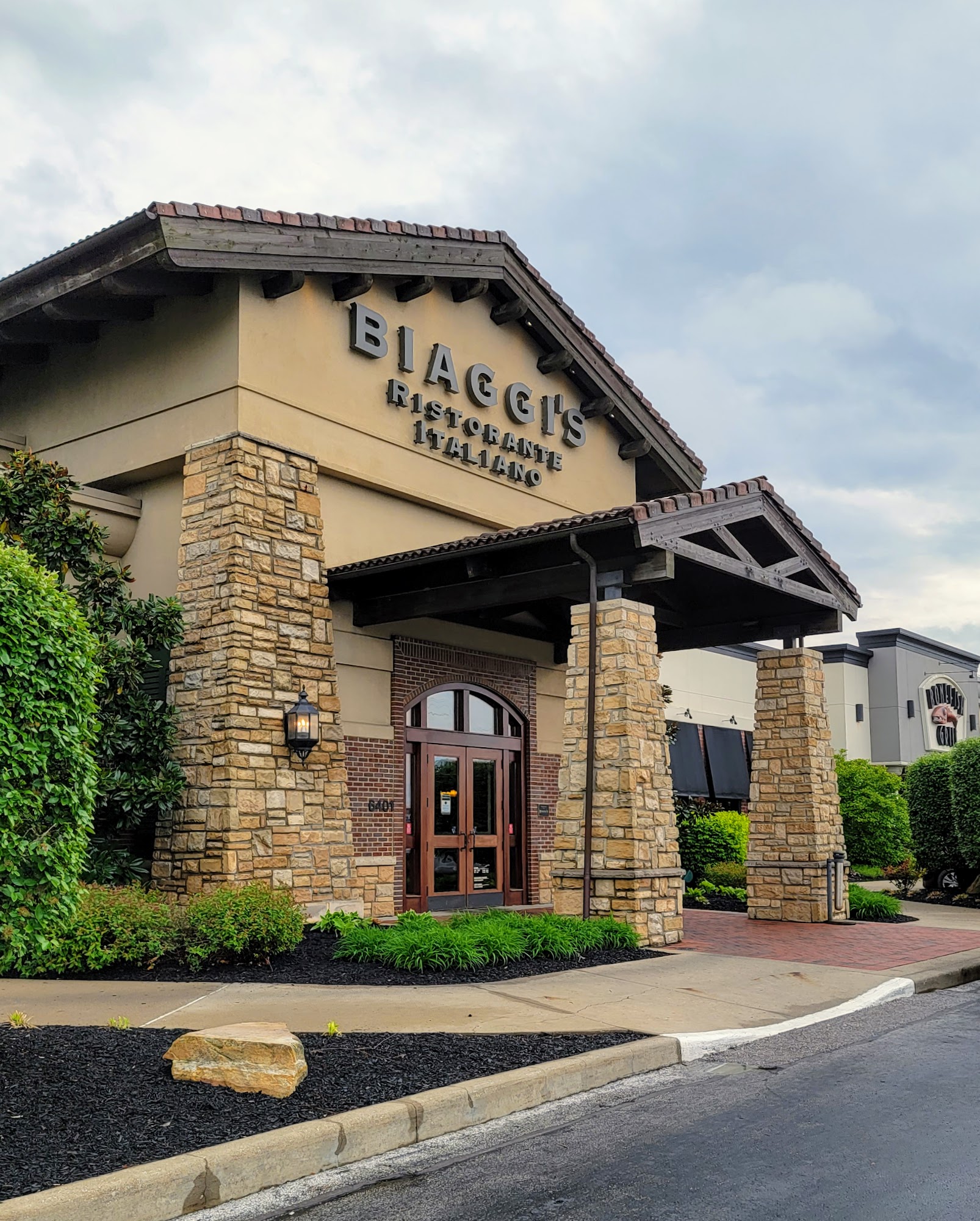 Biaggi's Ristorante Italiano 6401 E Lloyd Expy #3, Evansville, IN 47715