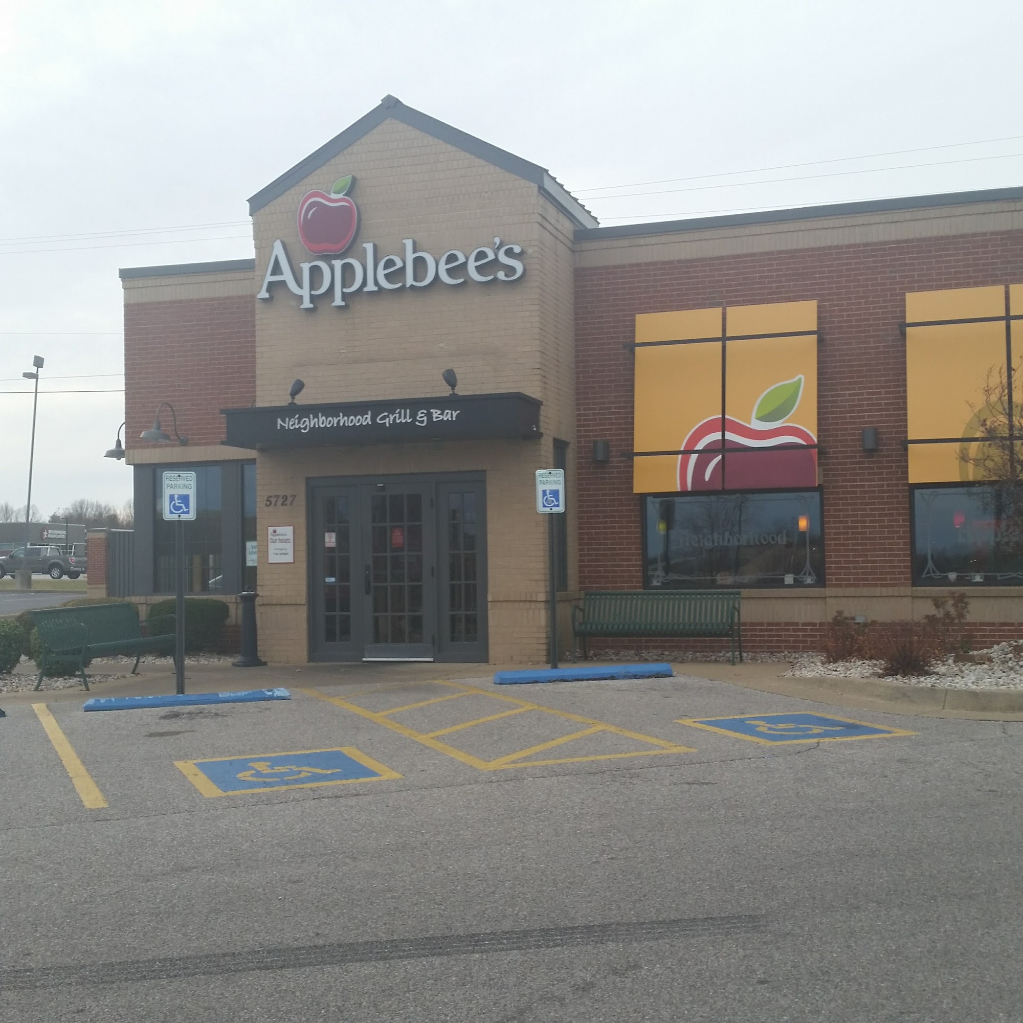 Applebee's Grill + Bar