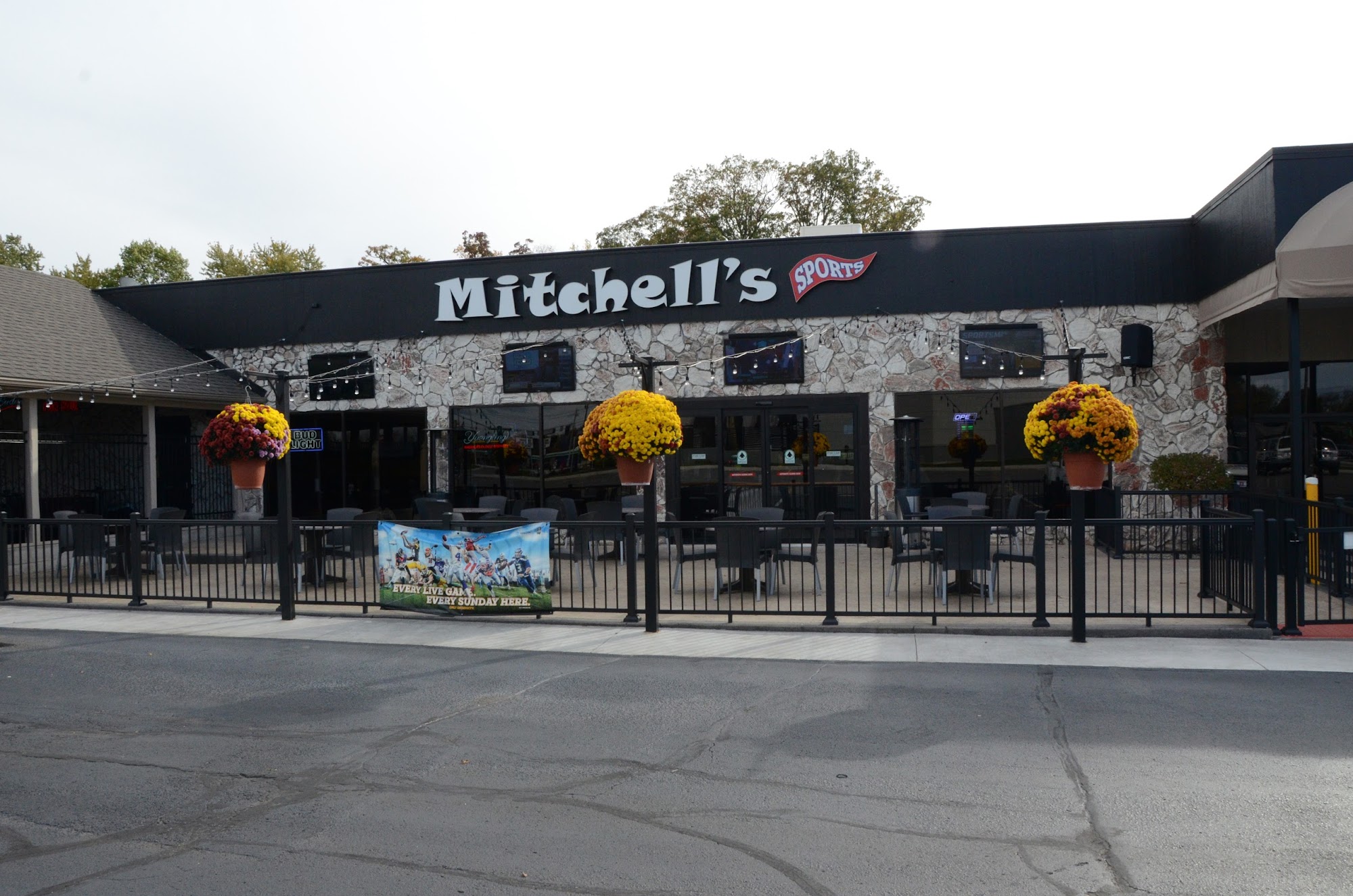 Mitchell's Sports Bar & Grill