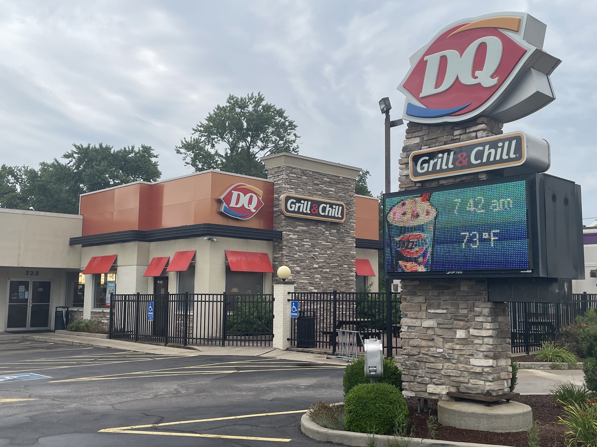 Dairy Queen Grill & Chill