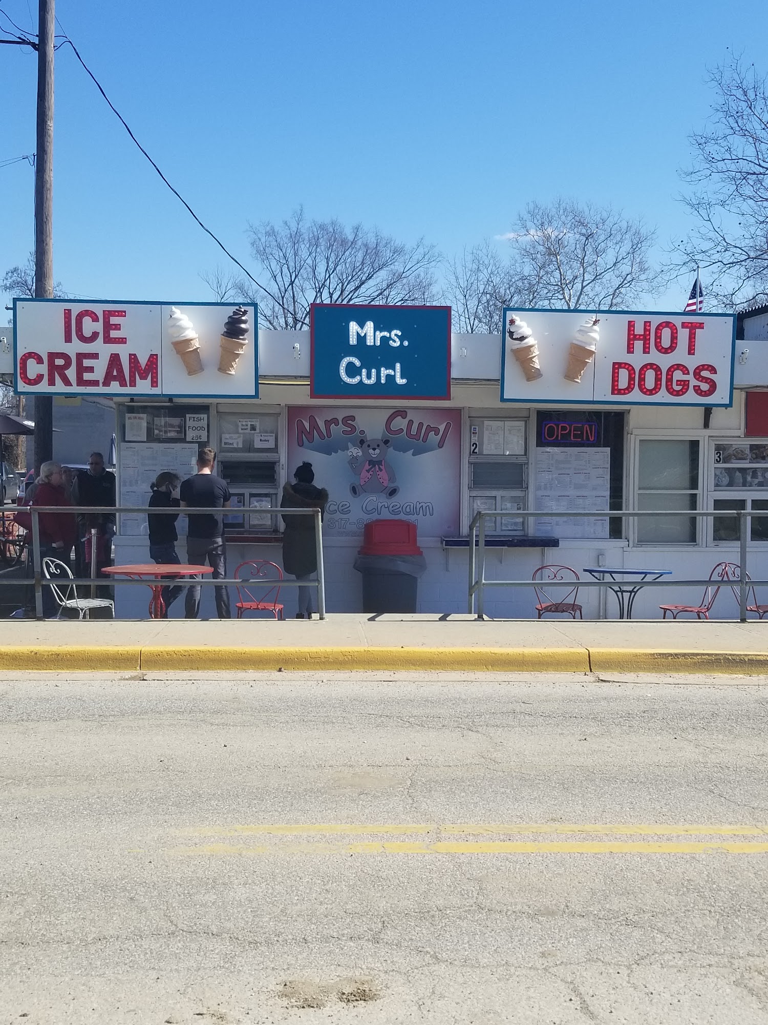 Mrs. Curl Ice Cream Shop