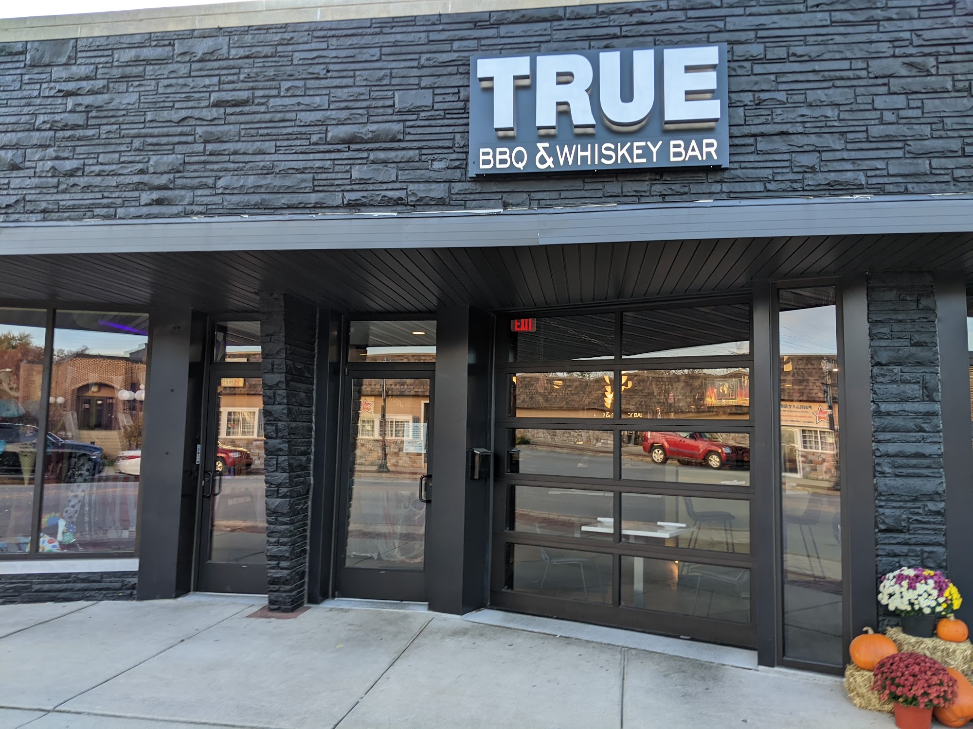 True BBQ and Whiskey Bar