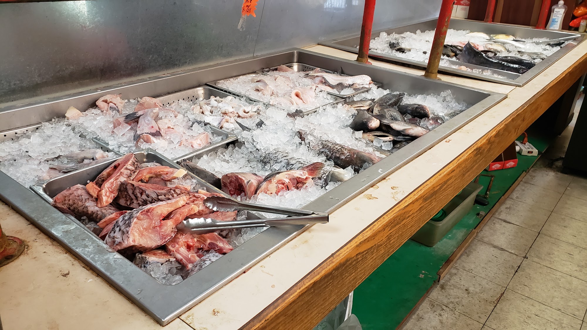 Van's Fish Market