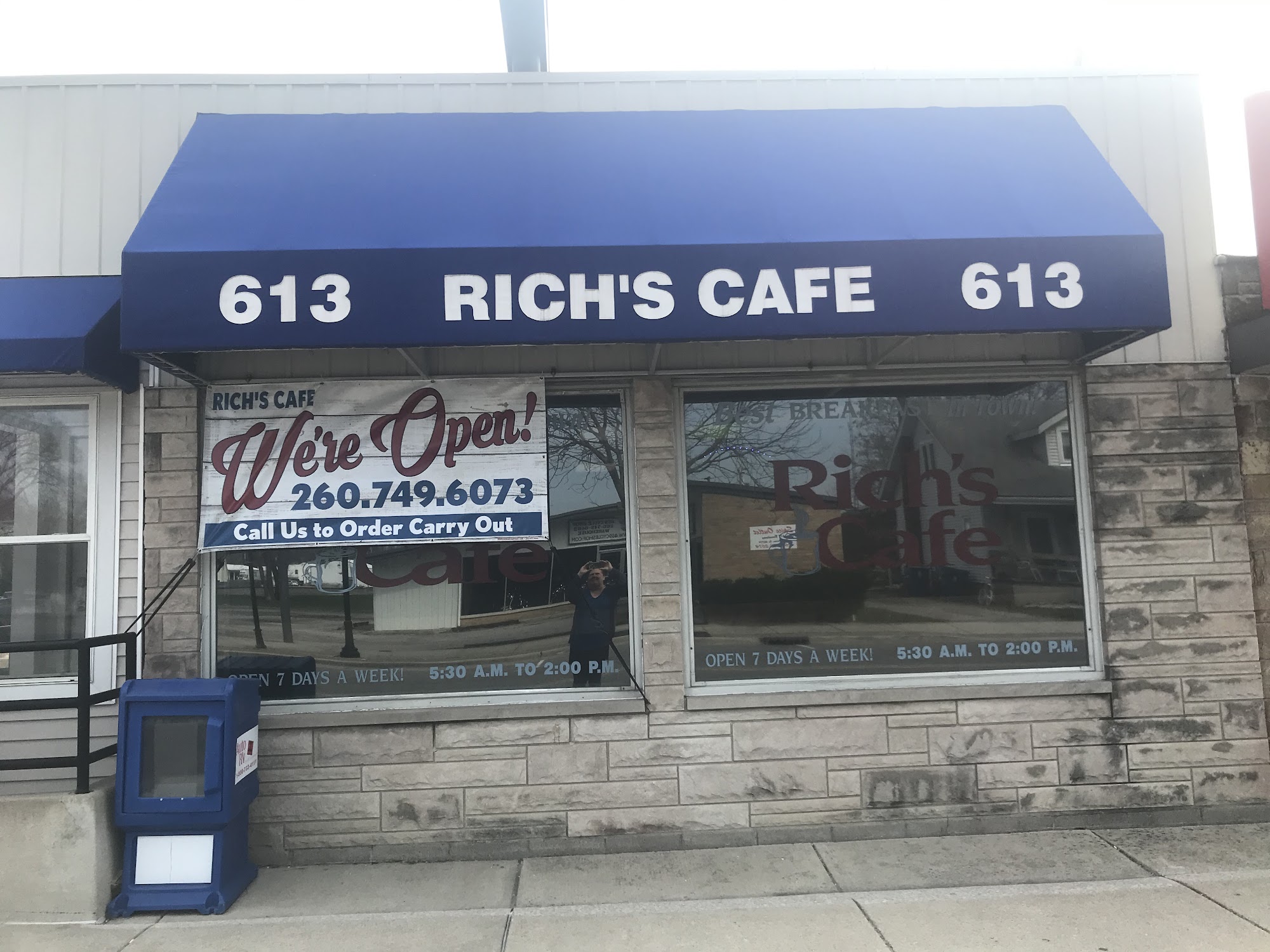 Rich's Cafe New Haven