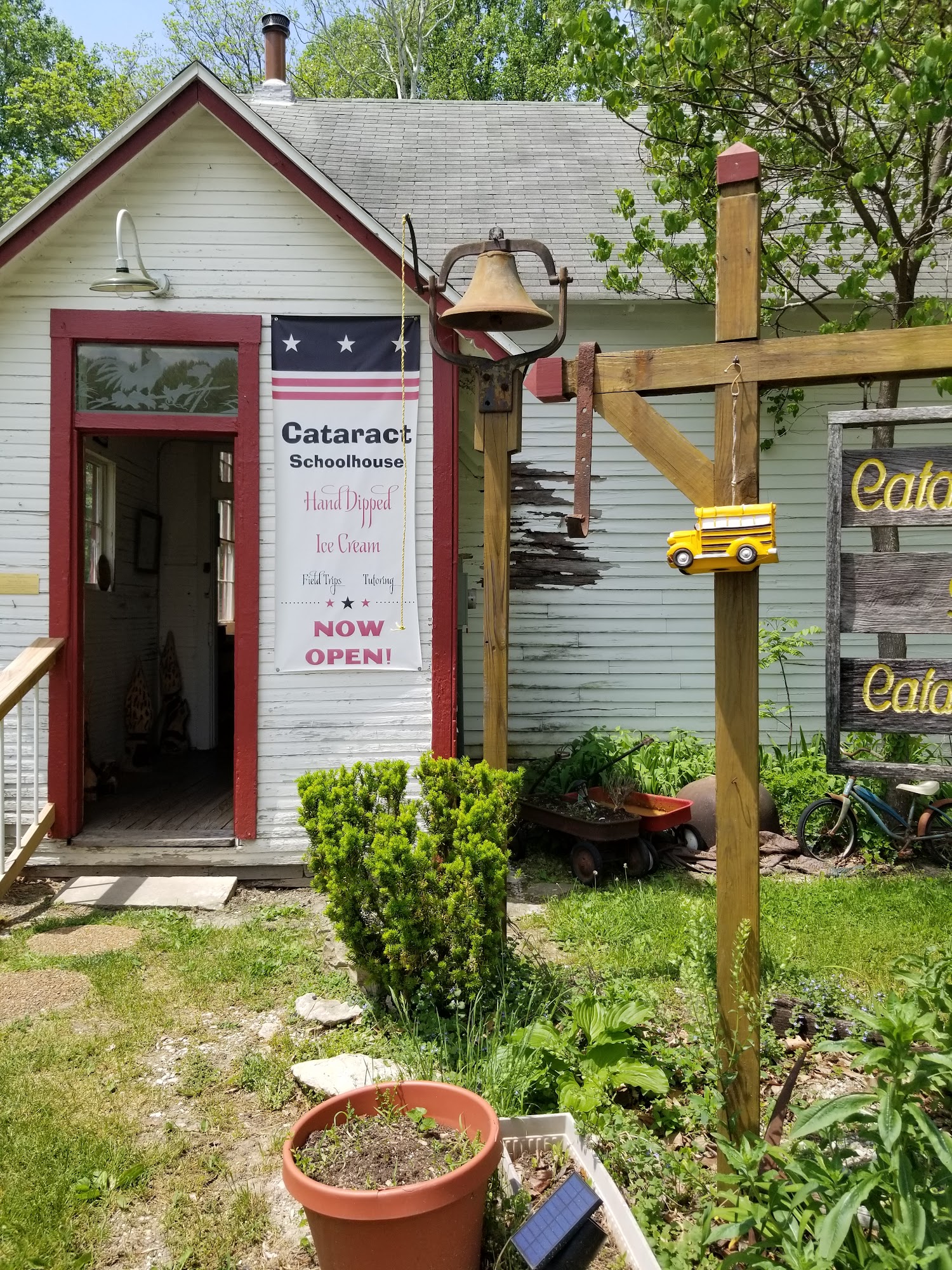 Cataract Schoolhouse