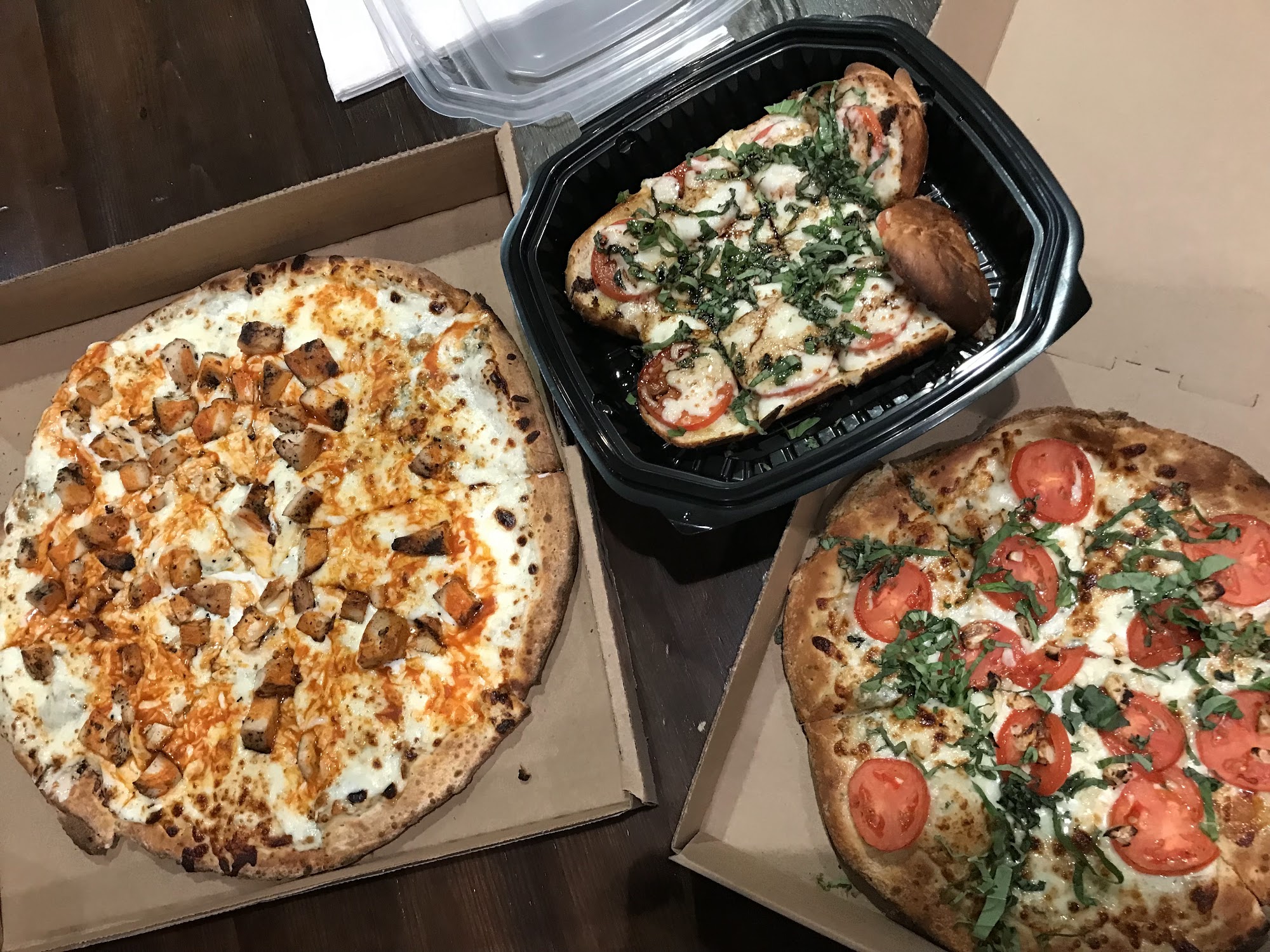 Topp'd Pizza + Bar Lenexa Public Market