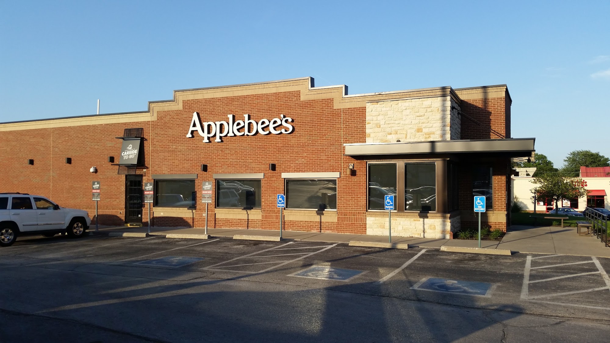 Applebee's Grill + Bar