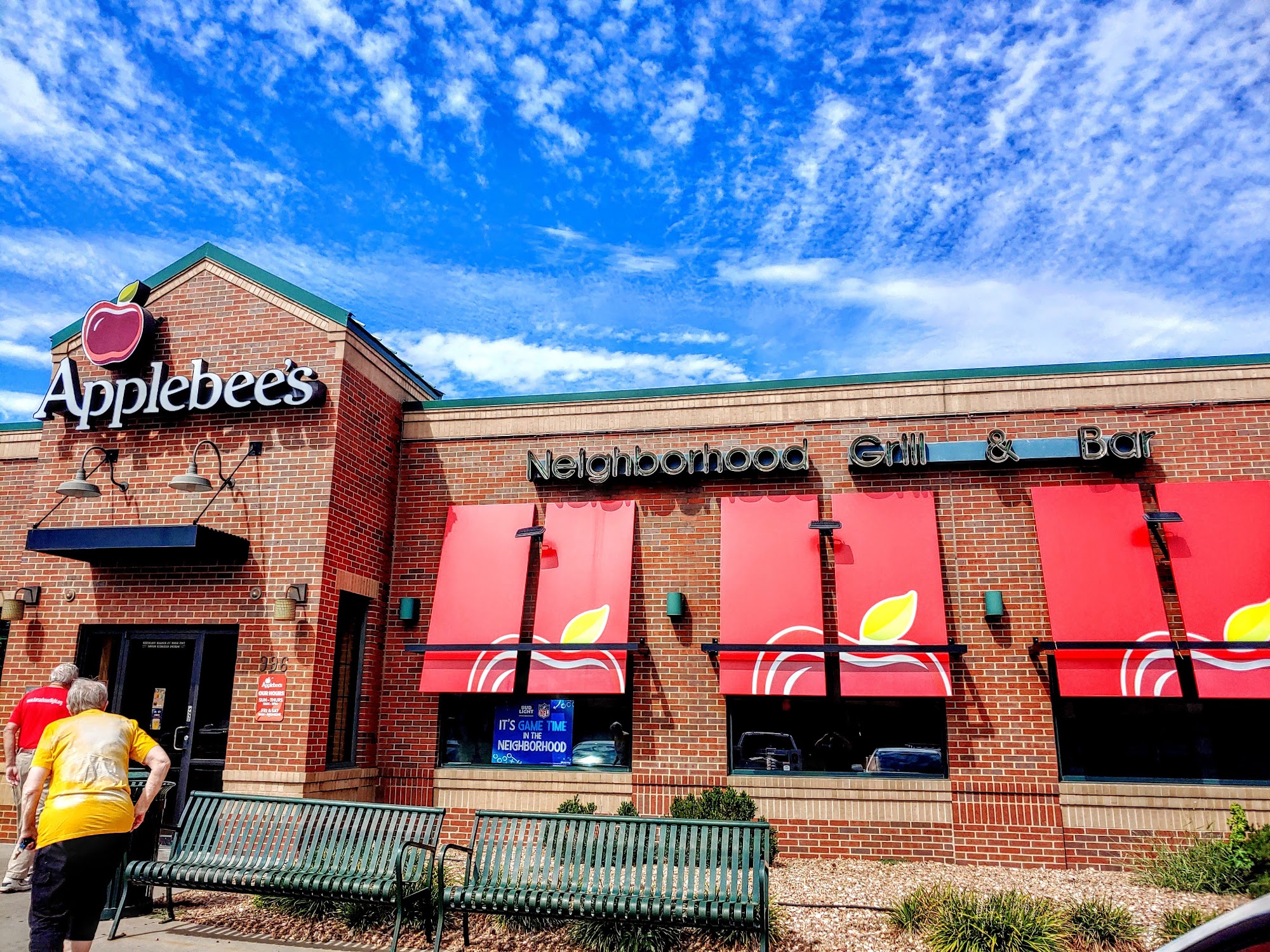 Applebee's Grill + Bar