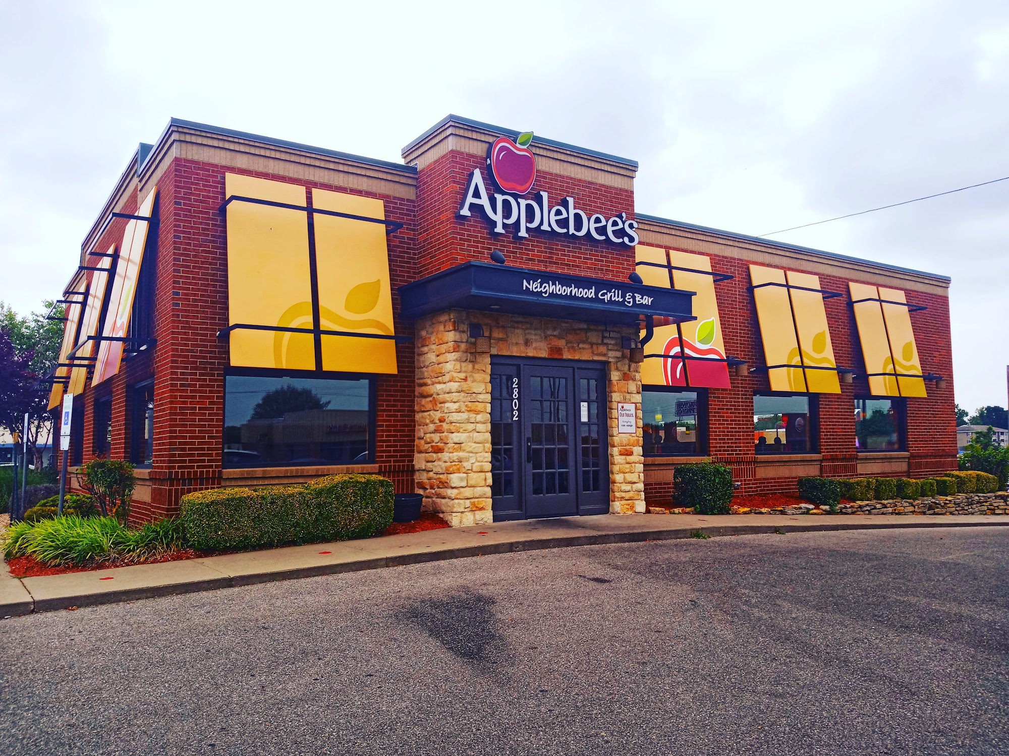 Applebee's Grill + Bar