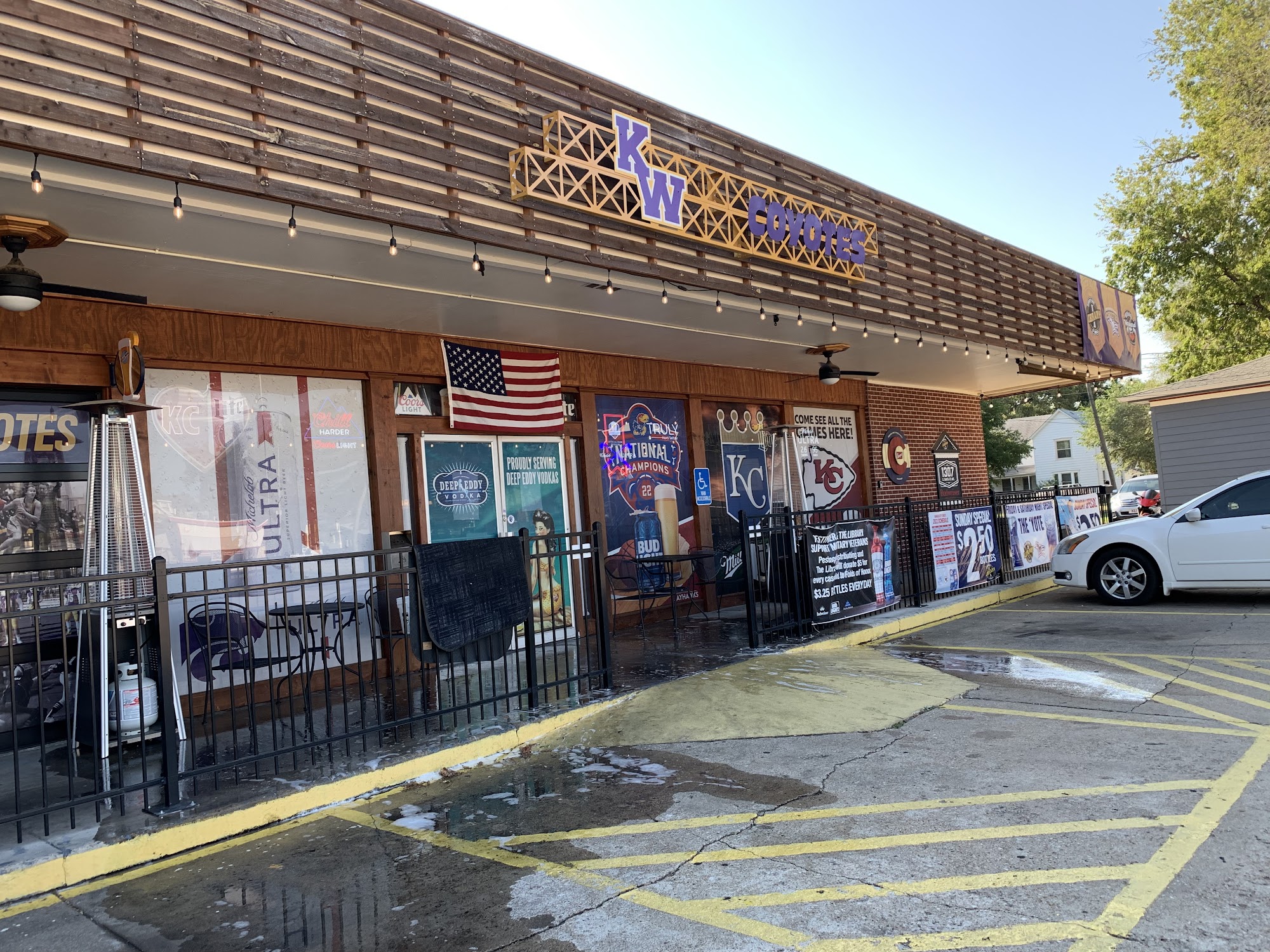 Library Sports Bar & Grill