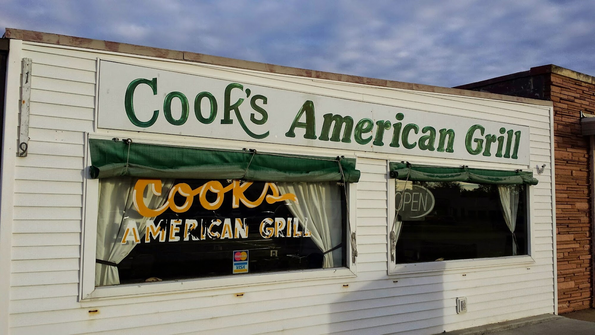 Cook's American Grill