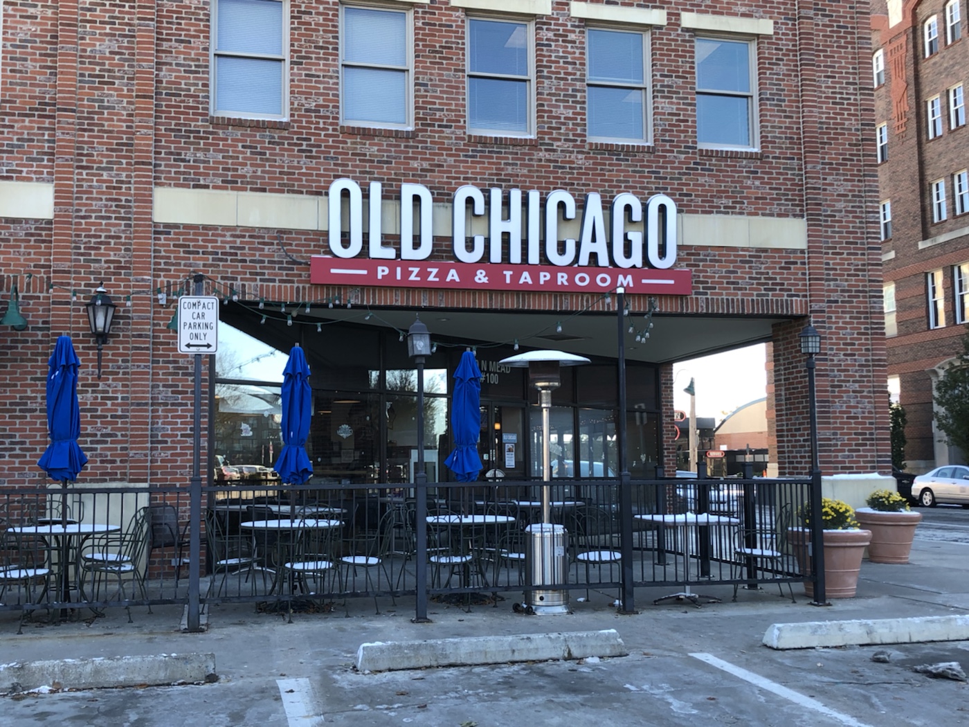 Old Chicago Pizza + Taproom