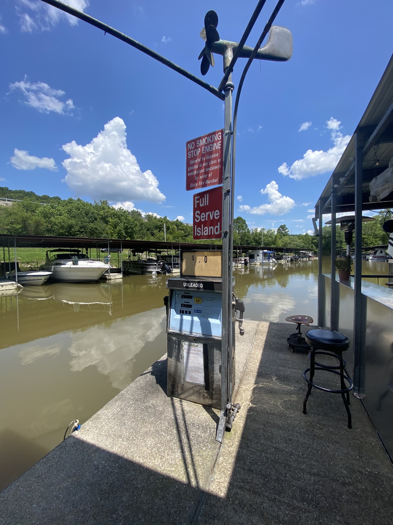 Benson Marina Restaurant & Willie’s Tiki Bar