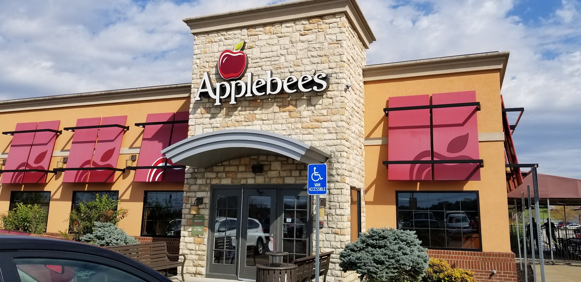 Applebee's Grill + Bar