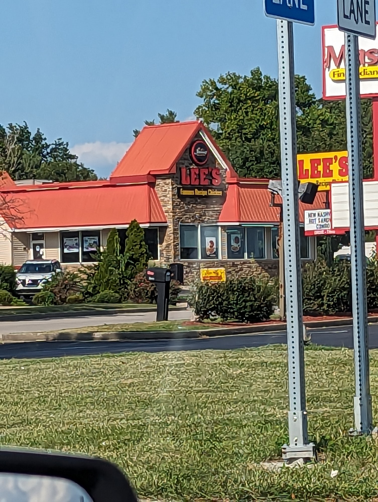 Lee's Famous Recipe Chicken