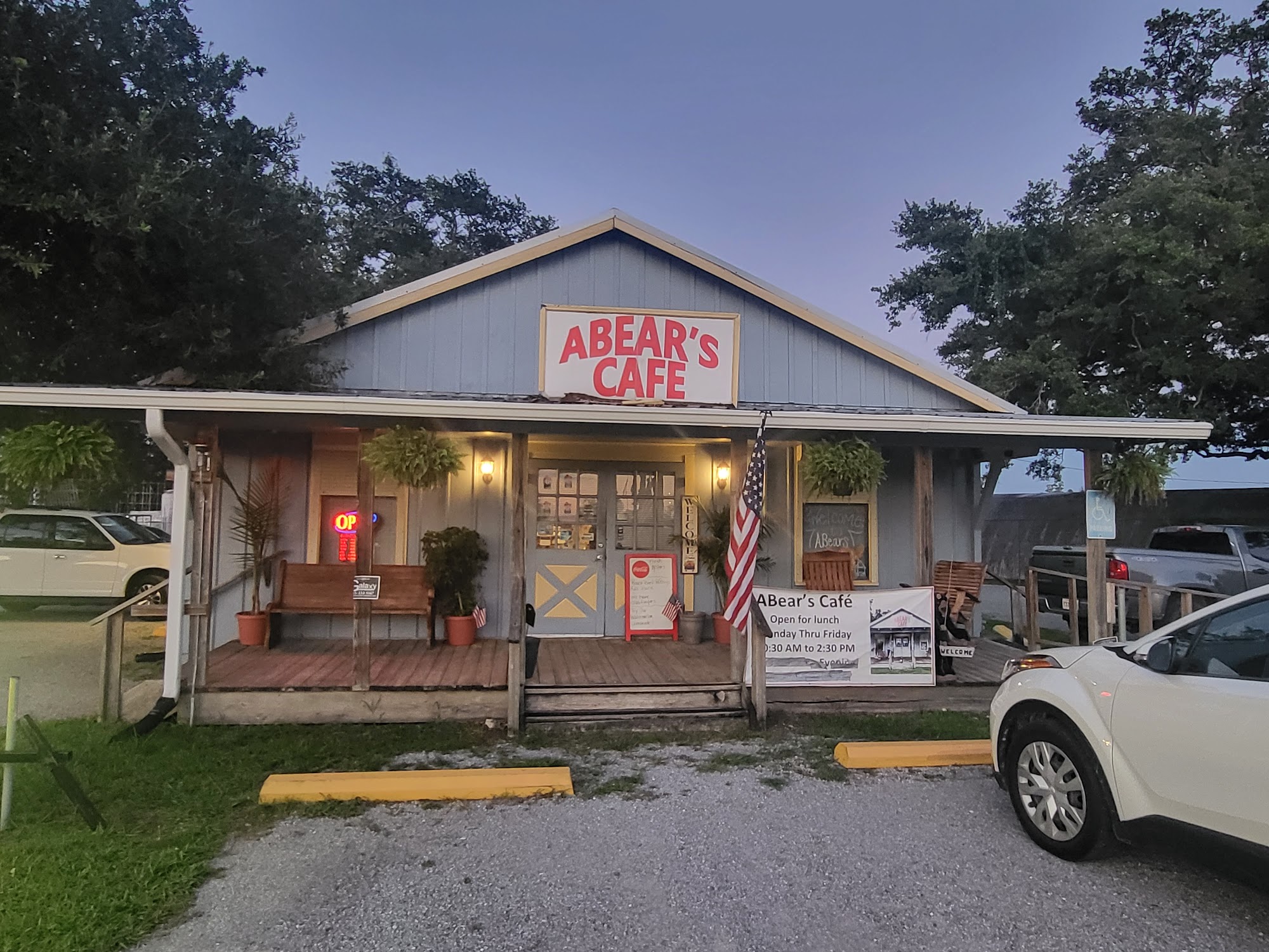 ABEAR'S CAFE