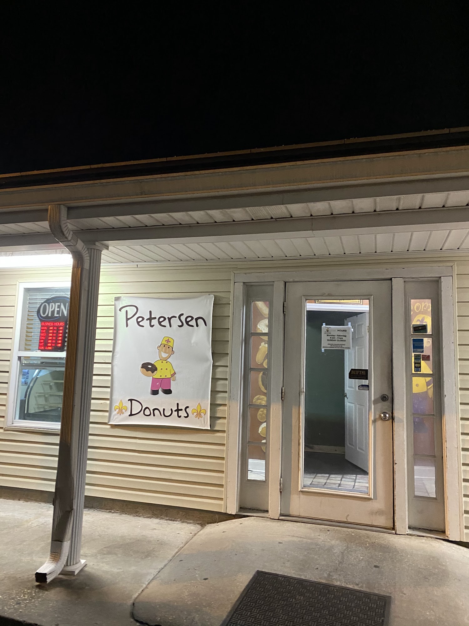 Petersen Donuts & Desserts