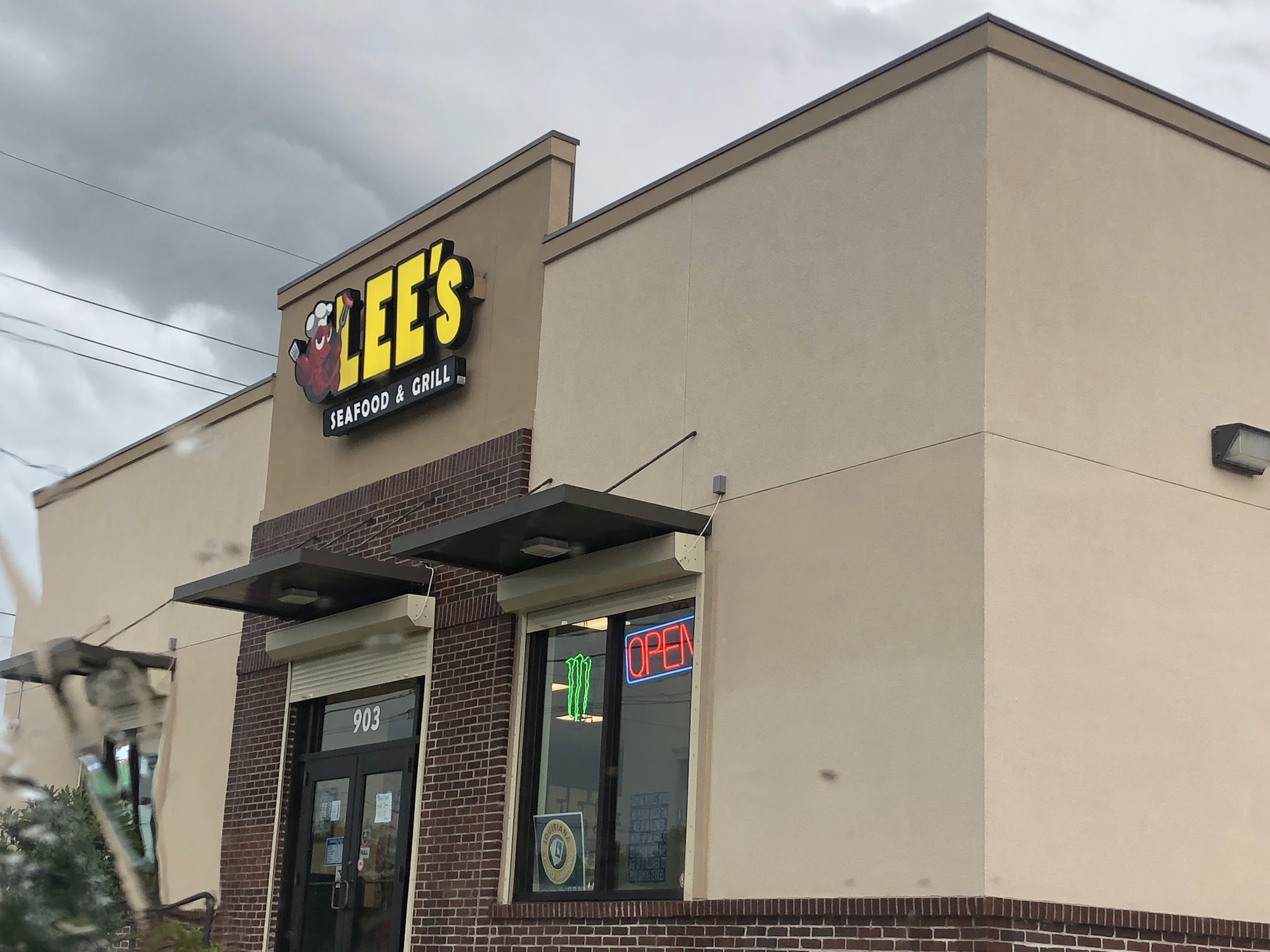 Lee's Seafood & Grill