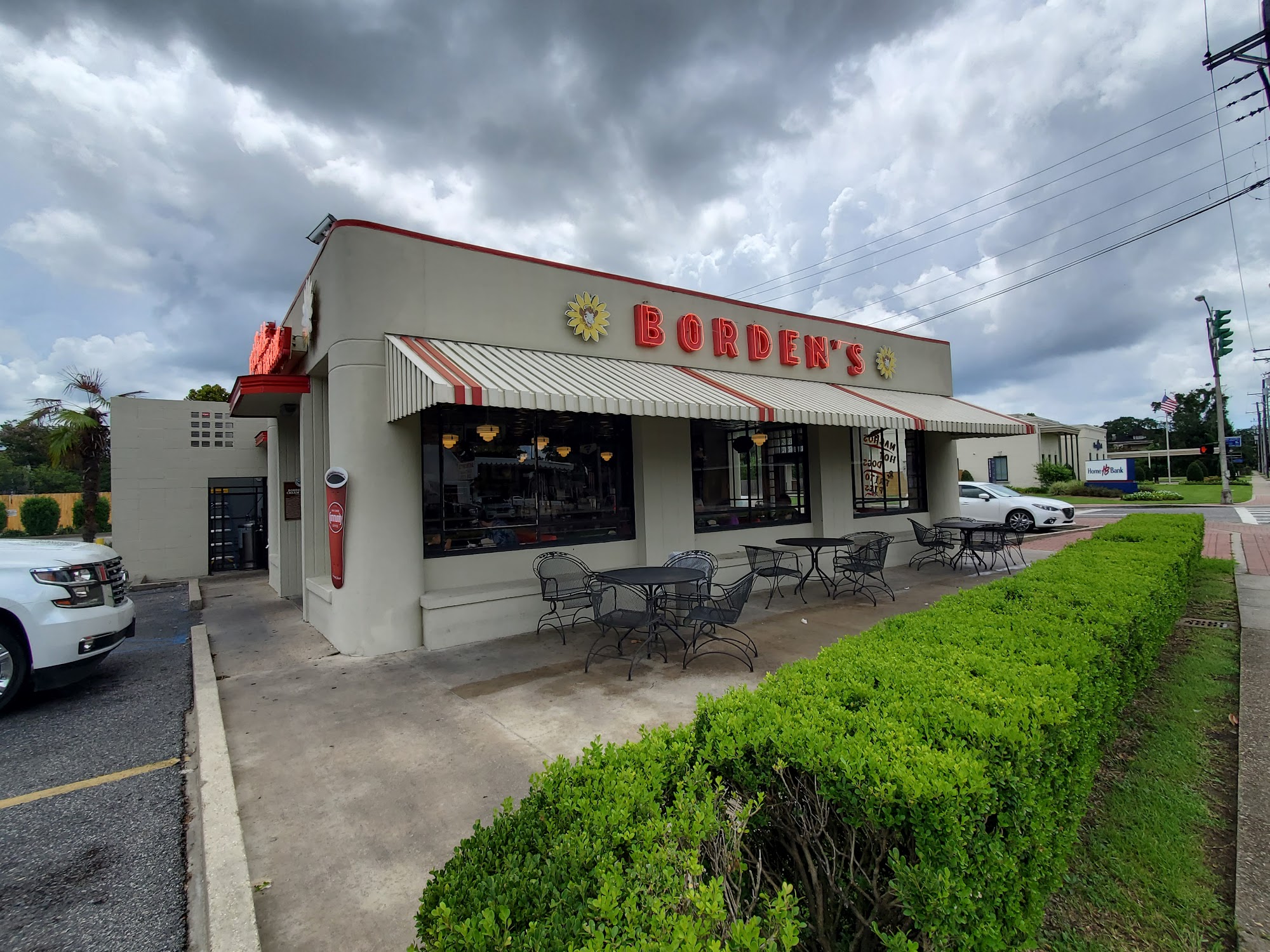 Borden's Ice Cream Shoppe