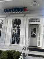 UNTUCKit