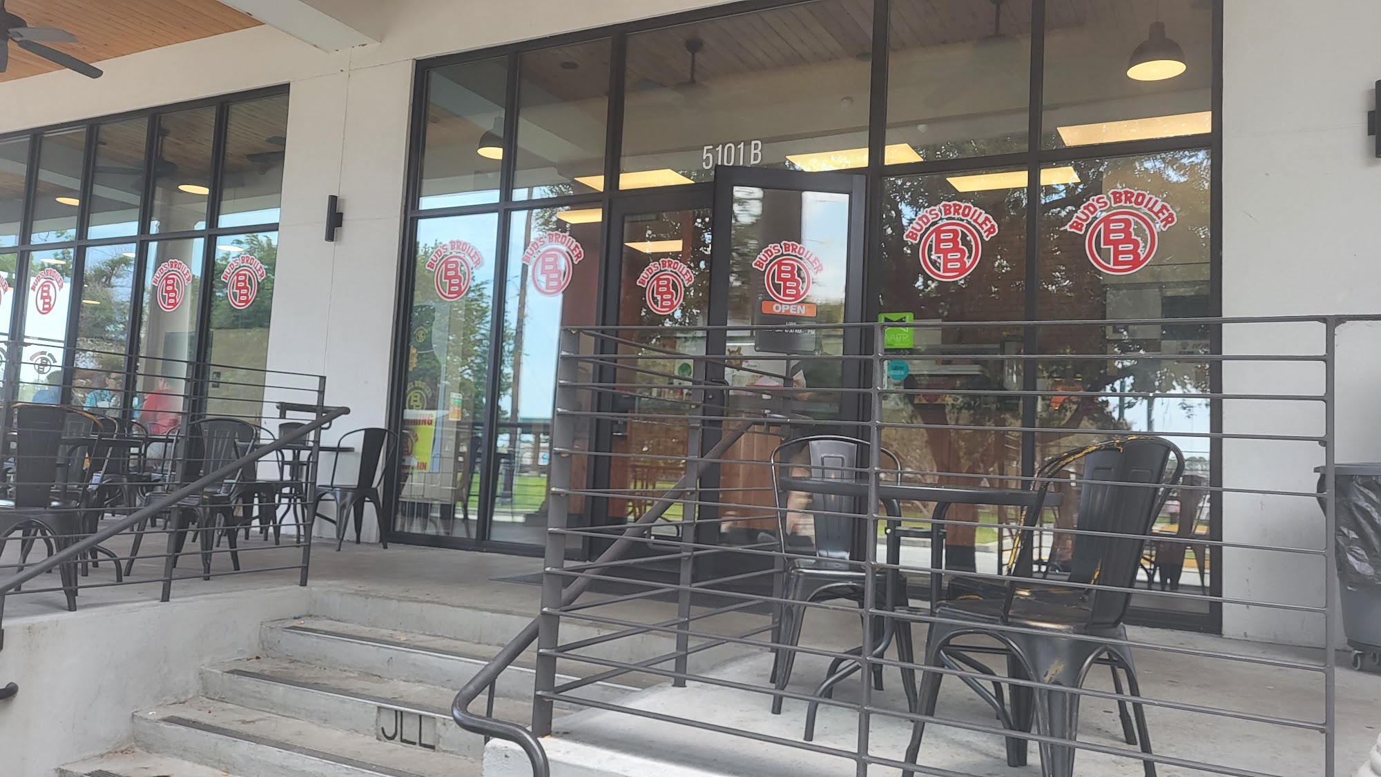 Bud's Broiler 5101 Canal Blvd, New Orleans, LA 70124