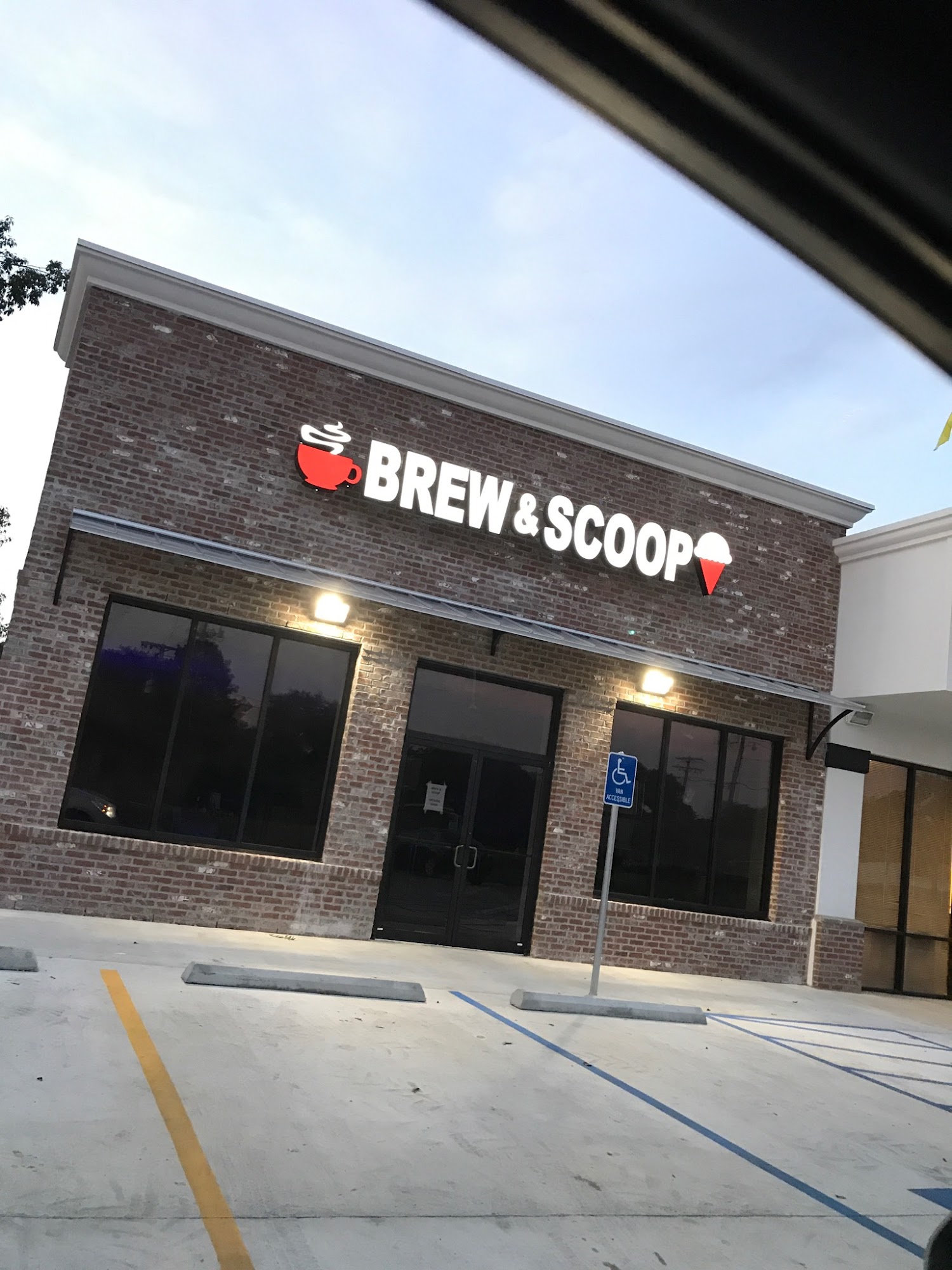 Brew & Scoop