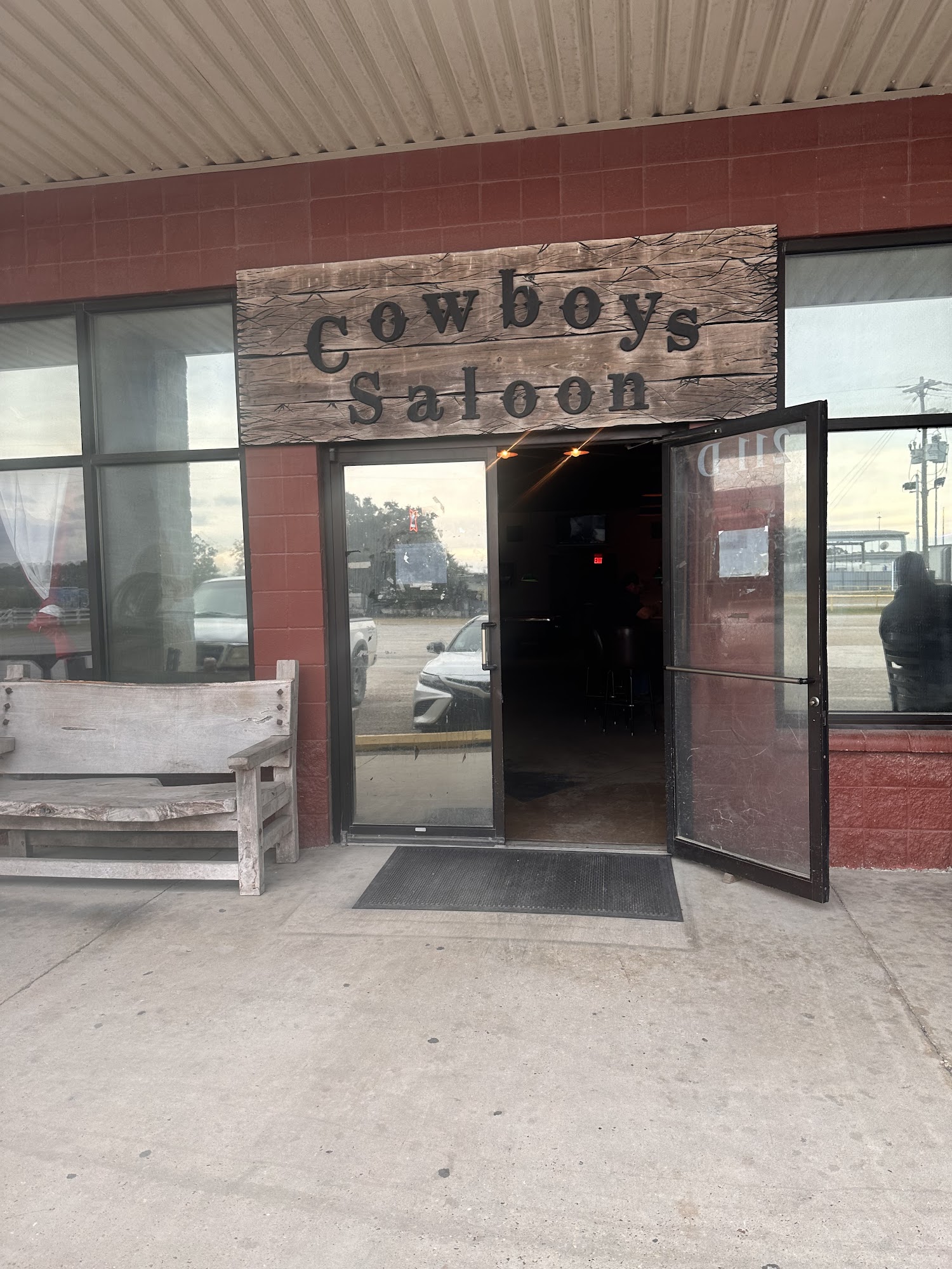 Cowboys Saloon