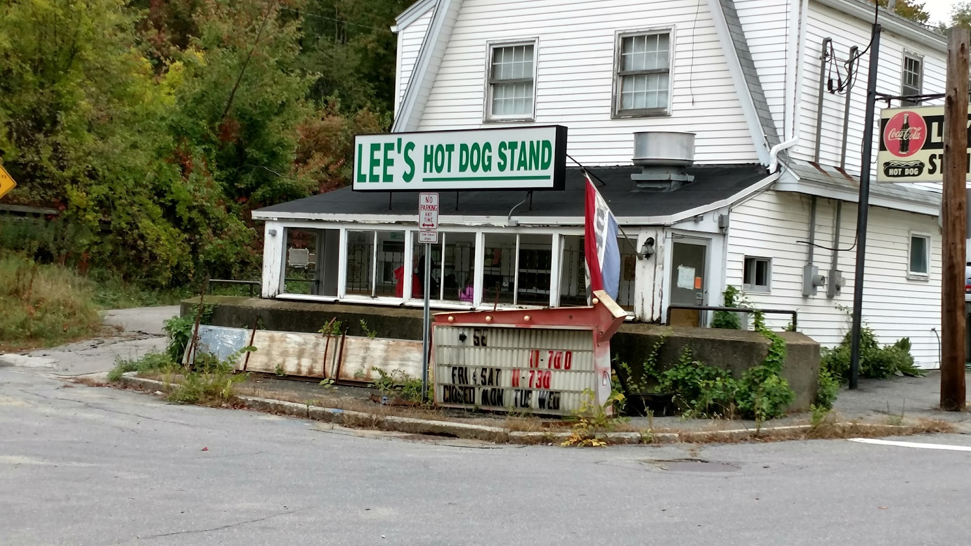 Lee's Hot Dog Stand