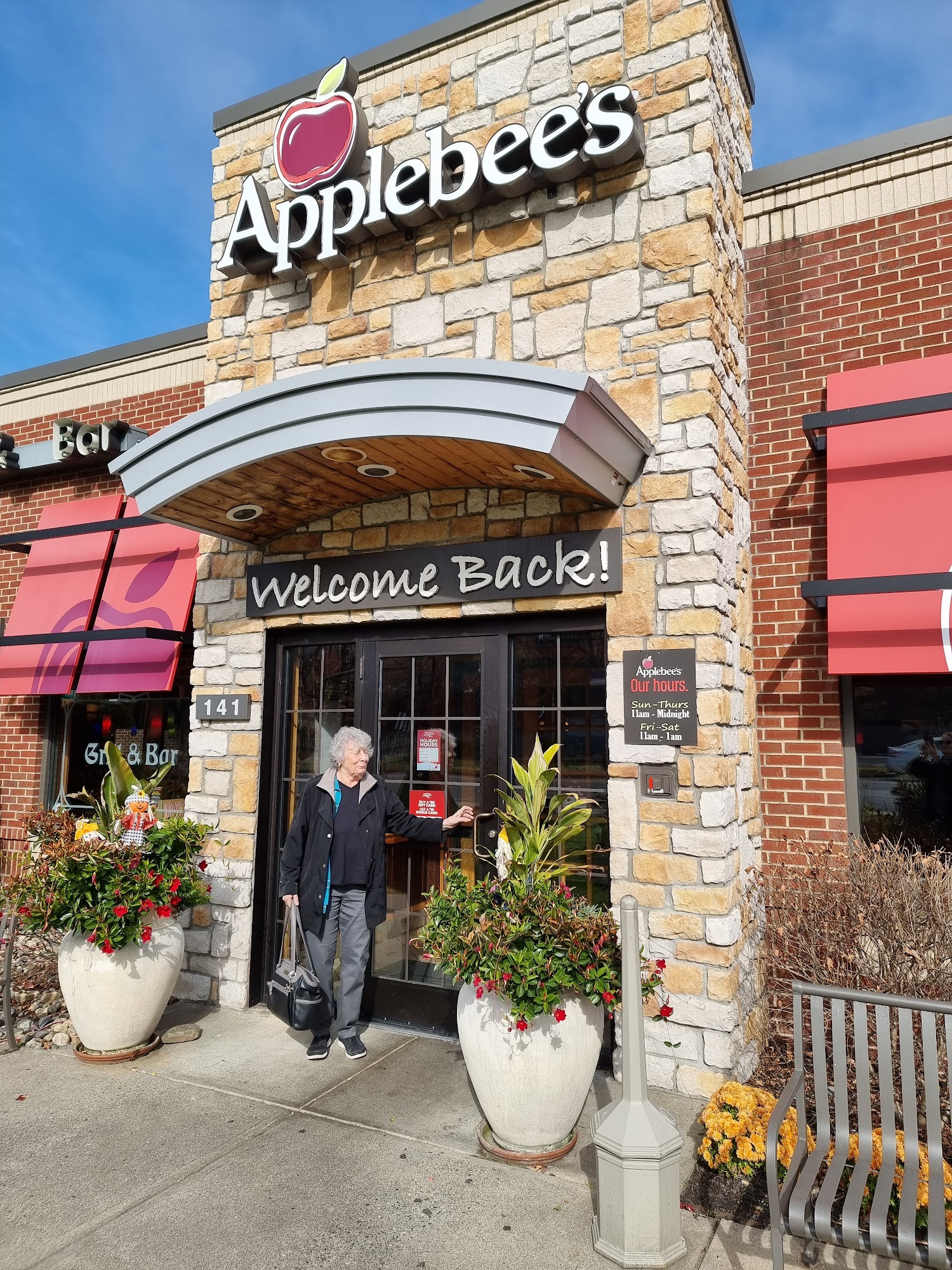 Applebee's Grill + Bar