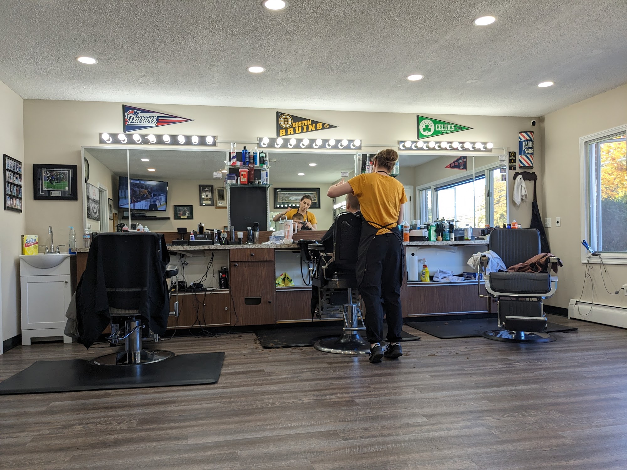 Stephen's Barbershop 70 Main St, Lakeville Massachusetts 02347