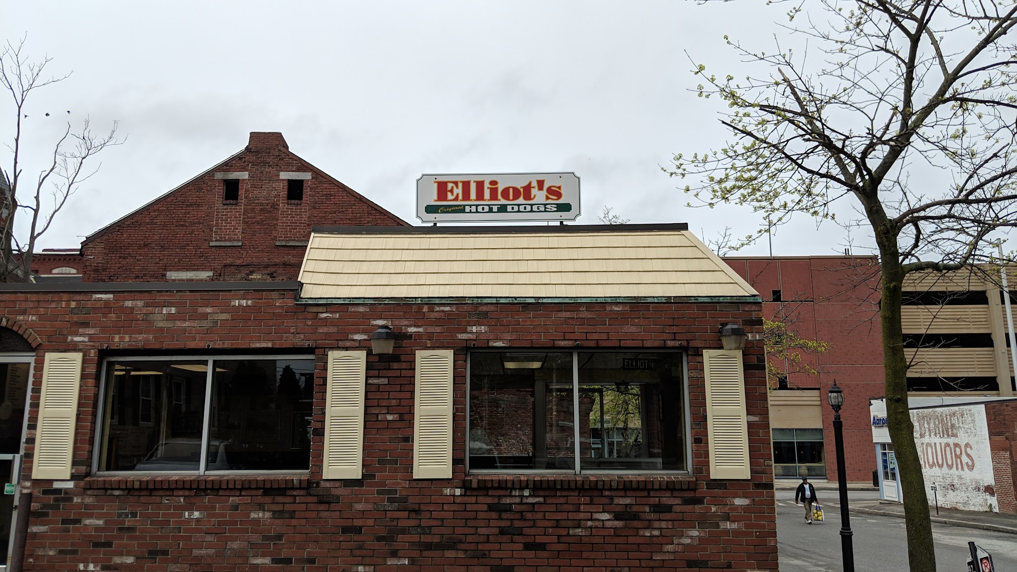 Elliot's Hot Dogs