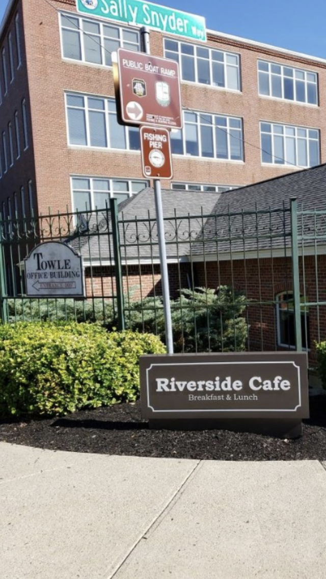 Riverside Cafe and Diner