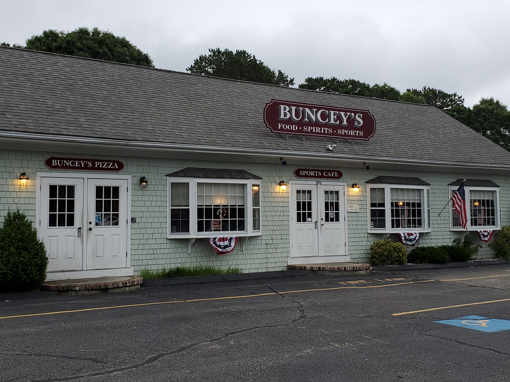 Buncey's Pizza and Sports cafe