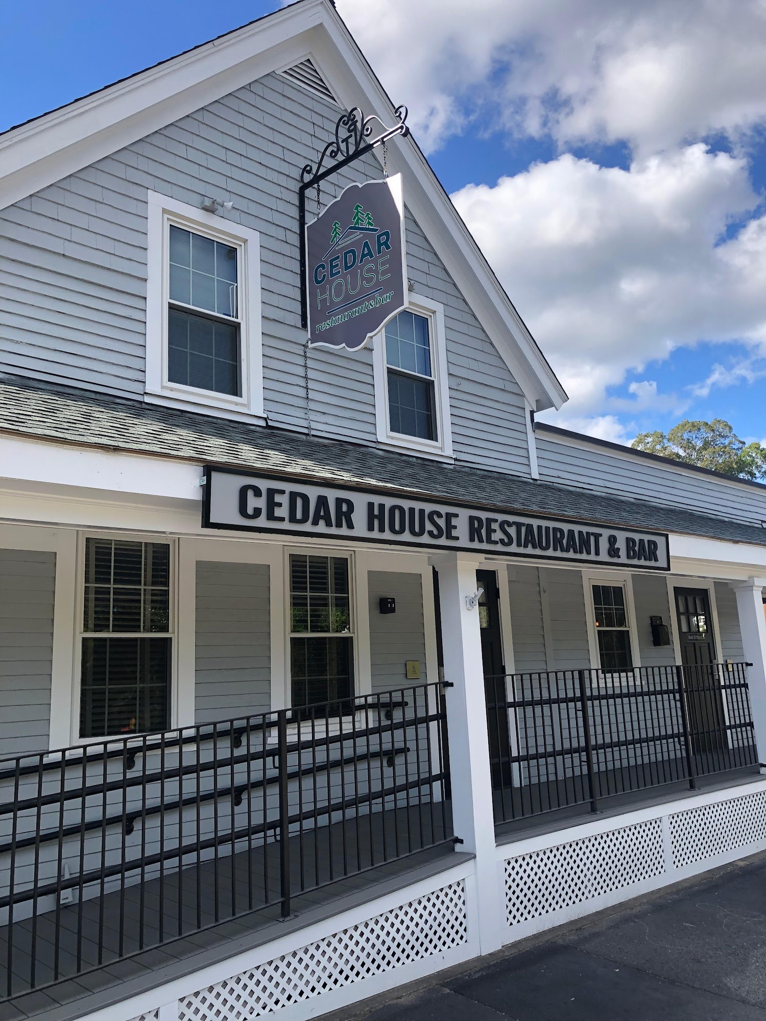 Cedar House Restaurant & Bar
