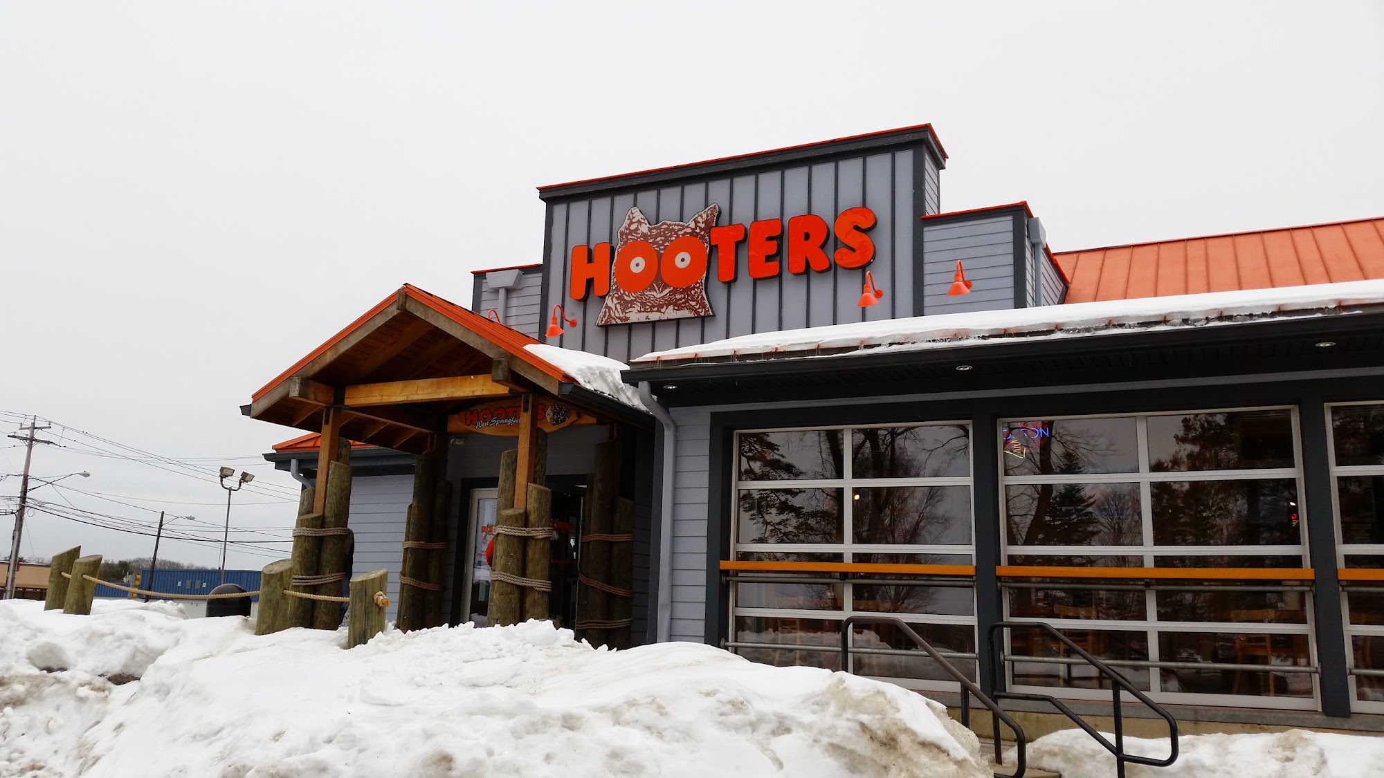 Hooters