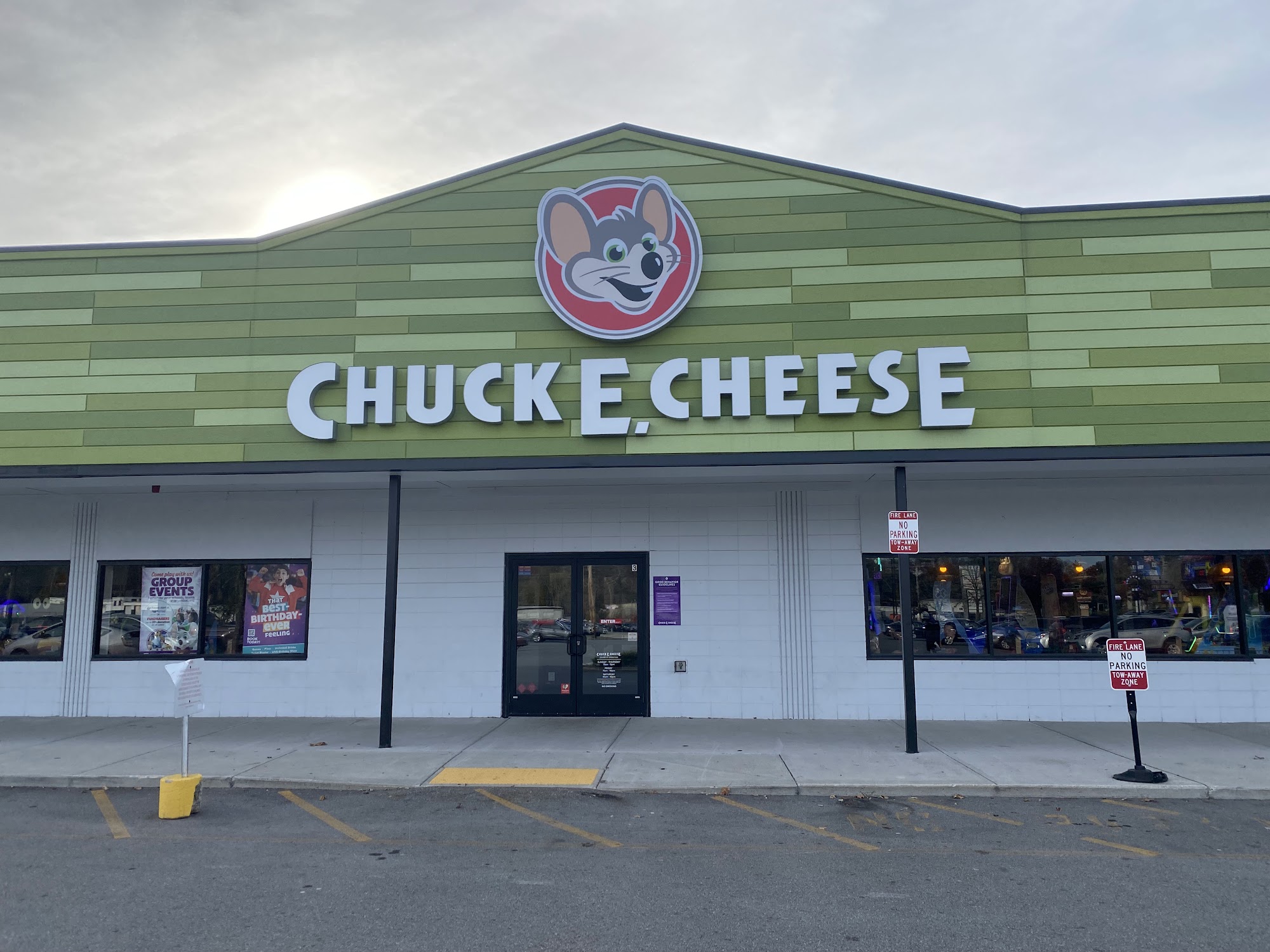 Chuck E. Cheese