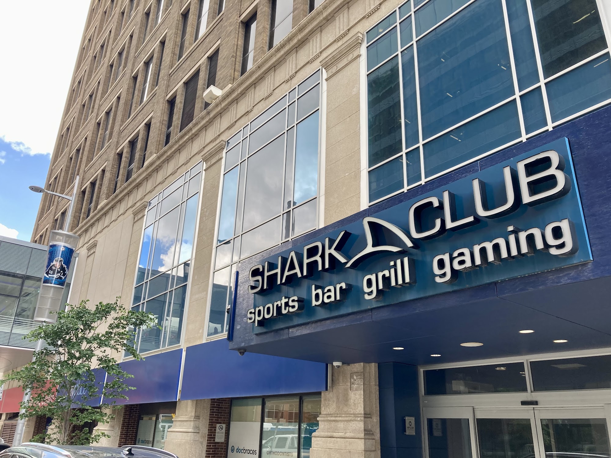 Shark Club Sports Bar & Grill