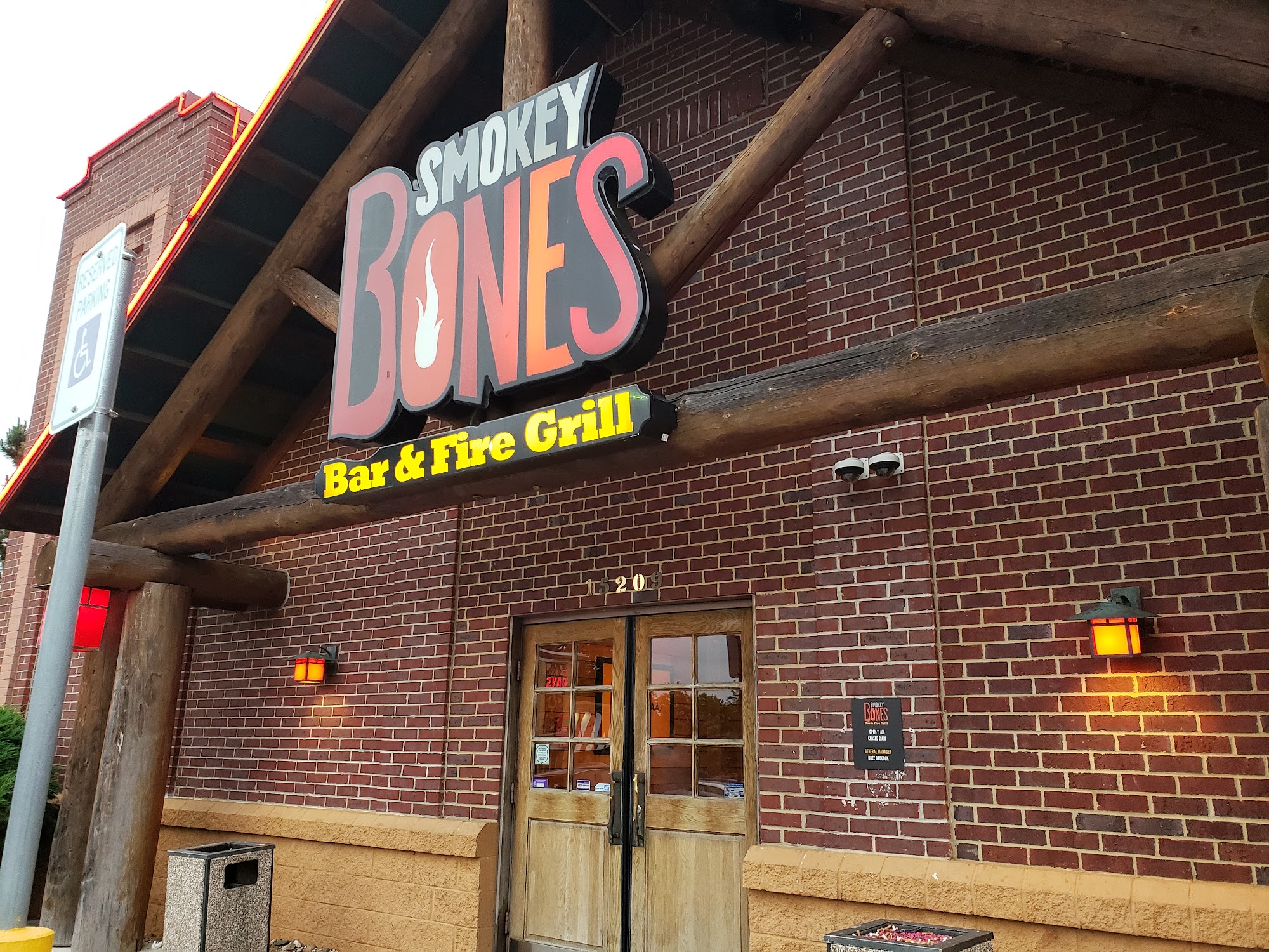 Smokey Bones Bowie