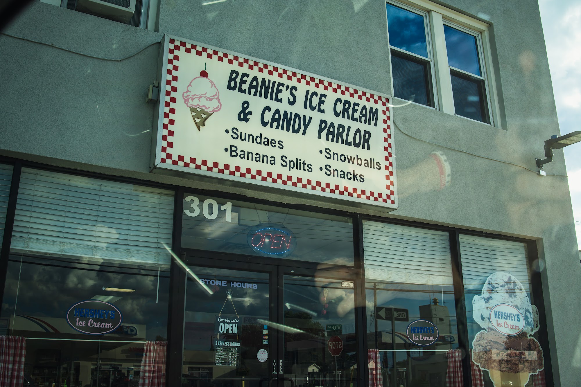 Beanie's Ice Cream-Candy Parlor