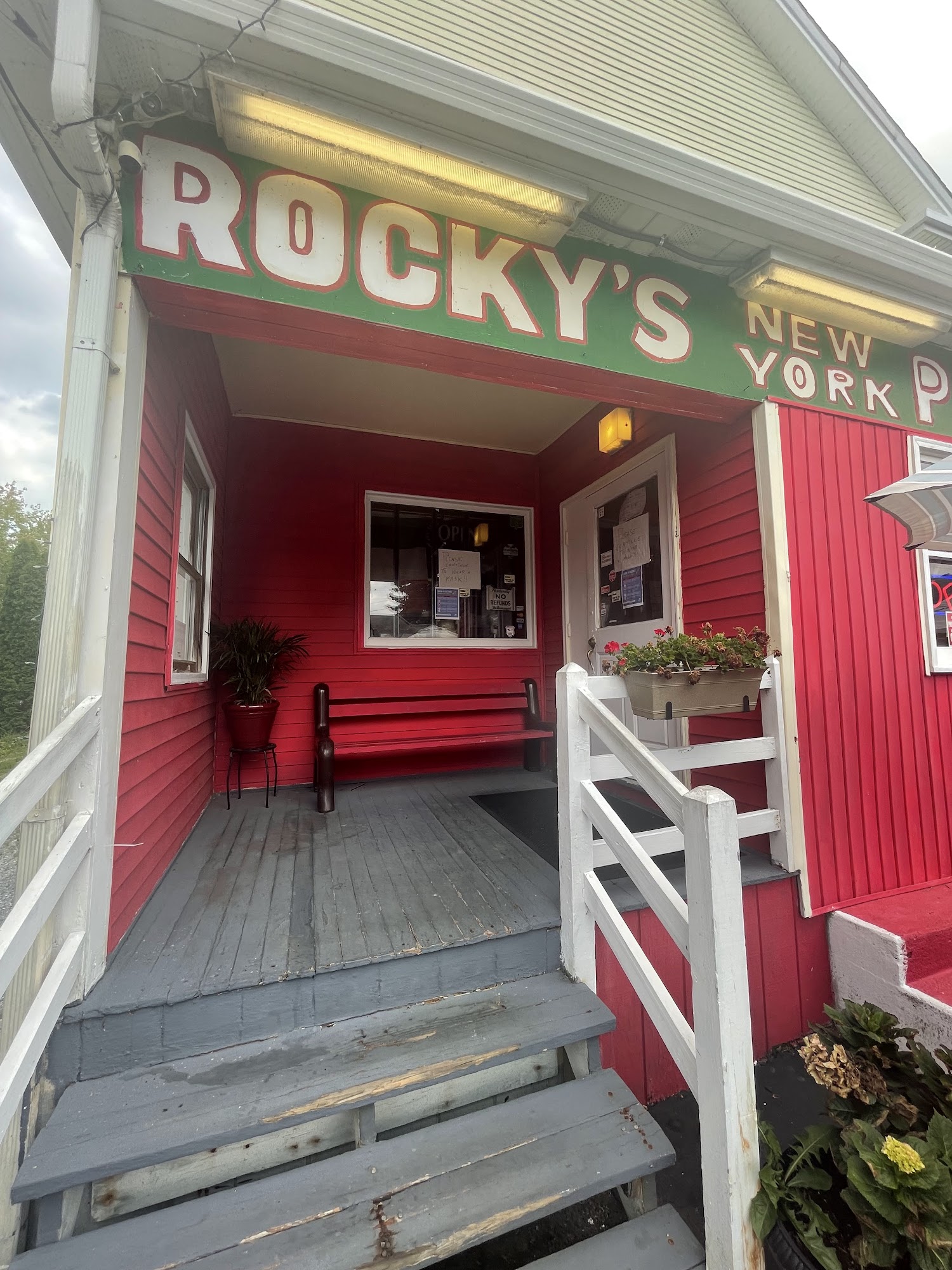 The Original Rocky's Pizza Cascade & Creative Kitchen
