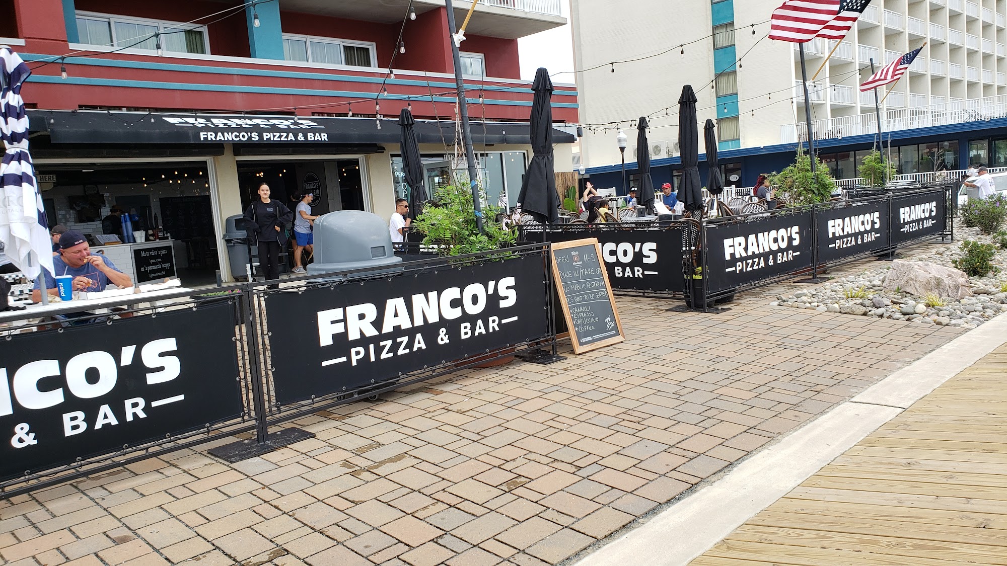 Franco's Pizza and Bar