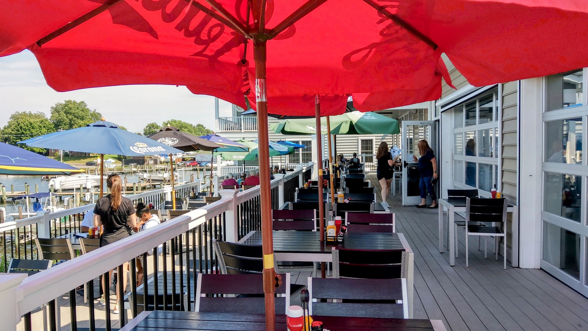 The Lighthouse Restaurant and Dockbar