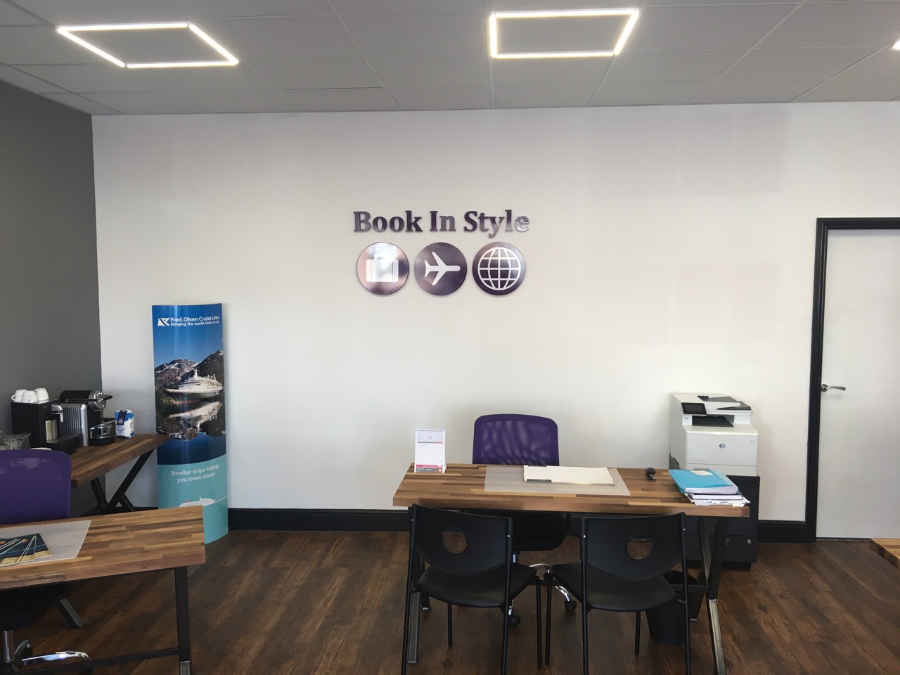 World Travel Lounge