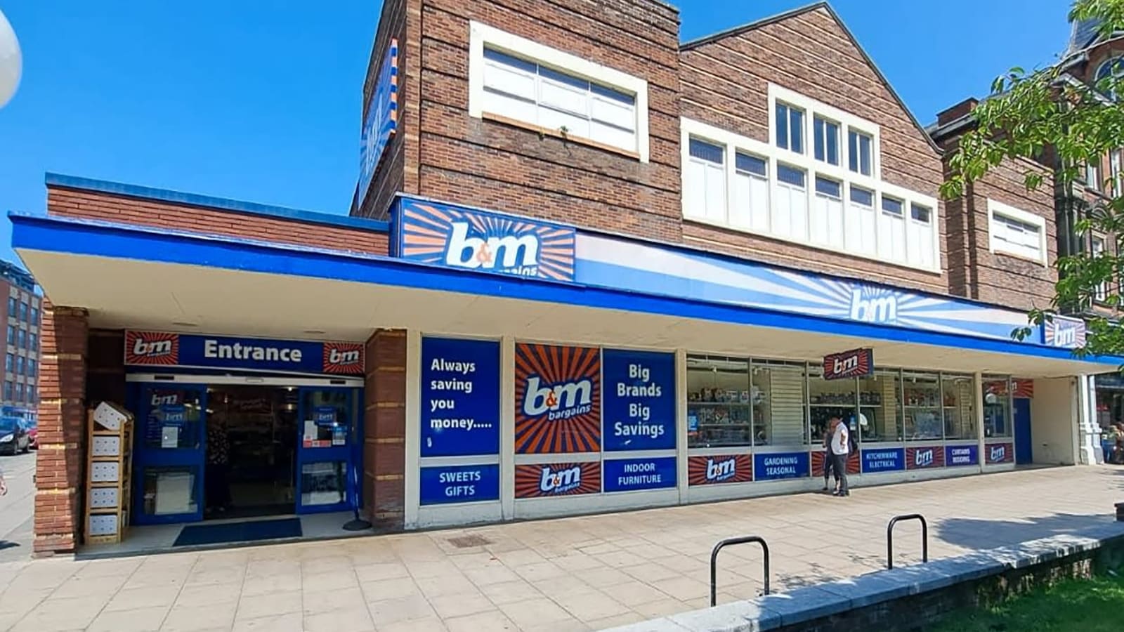 B&M Store