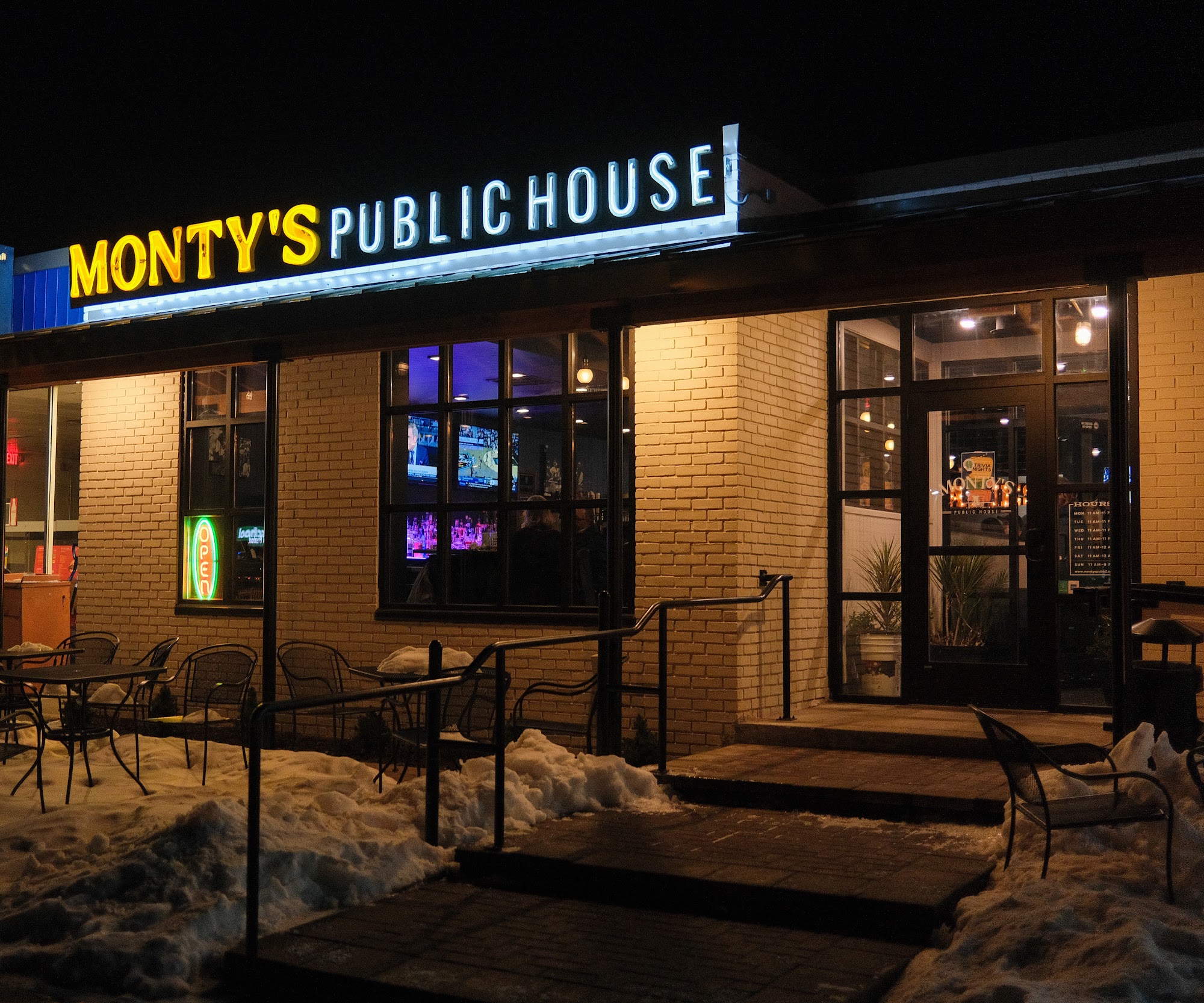 Monty's Public House